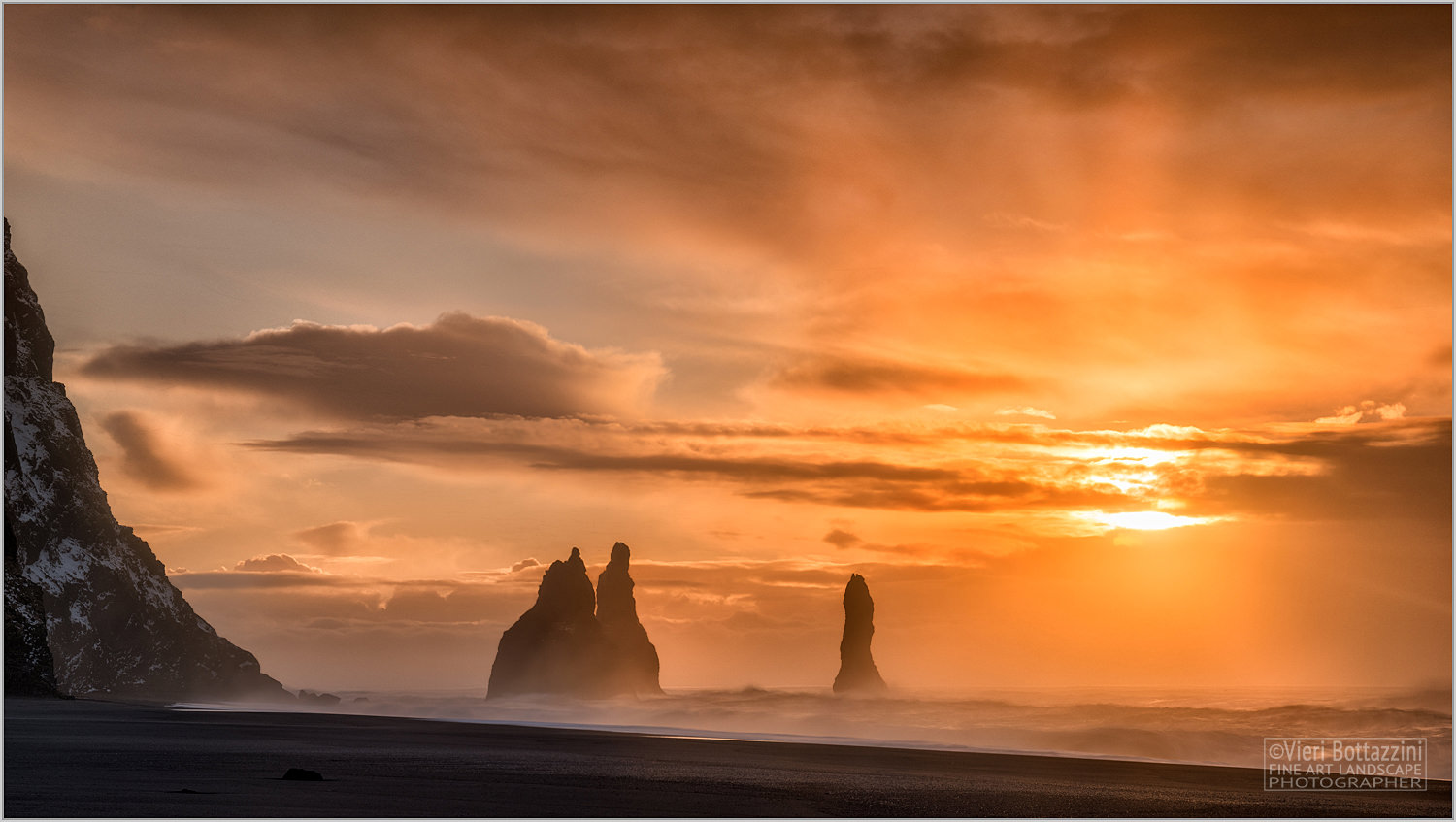 Reynisfjara at dawn