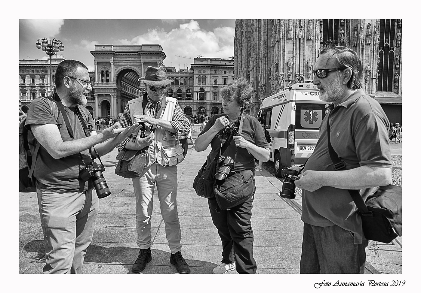 A suspicious group in Piazza Duomo