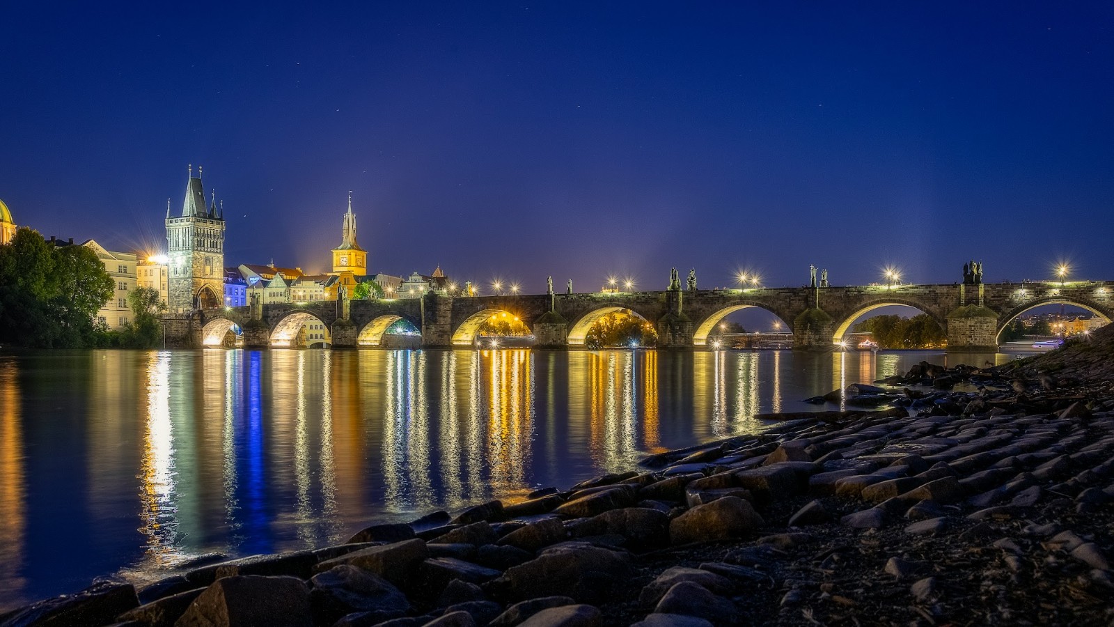 CHARLES BRIDGE