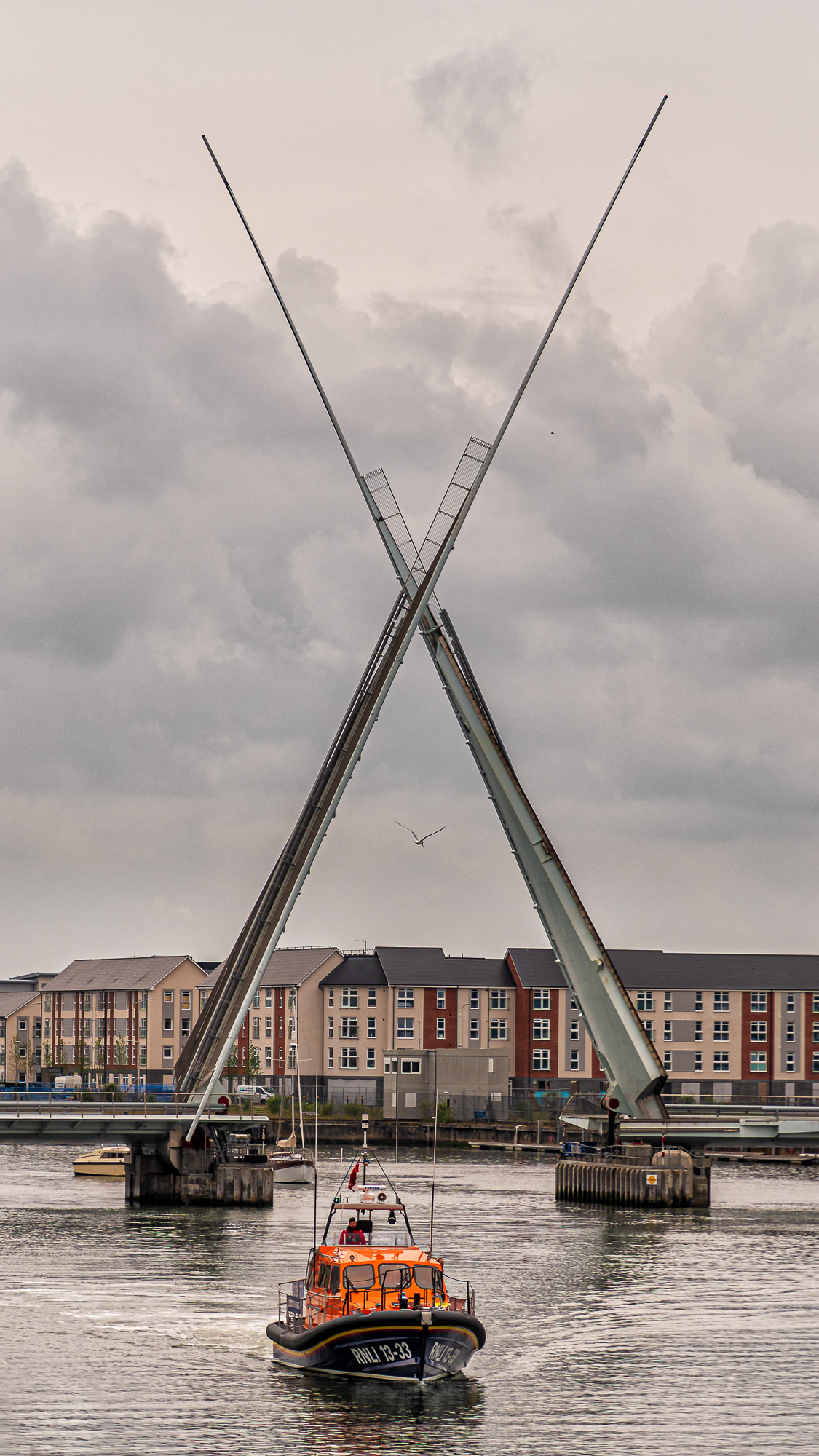Ponte twin Sails