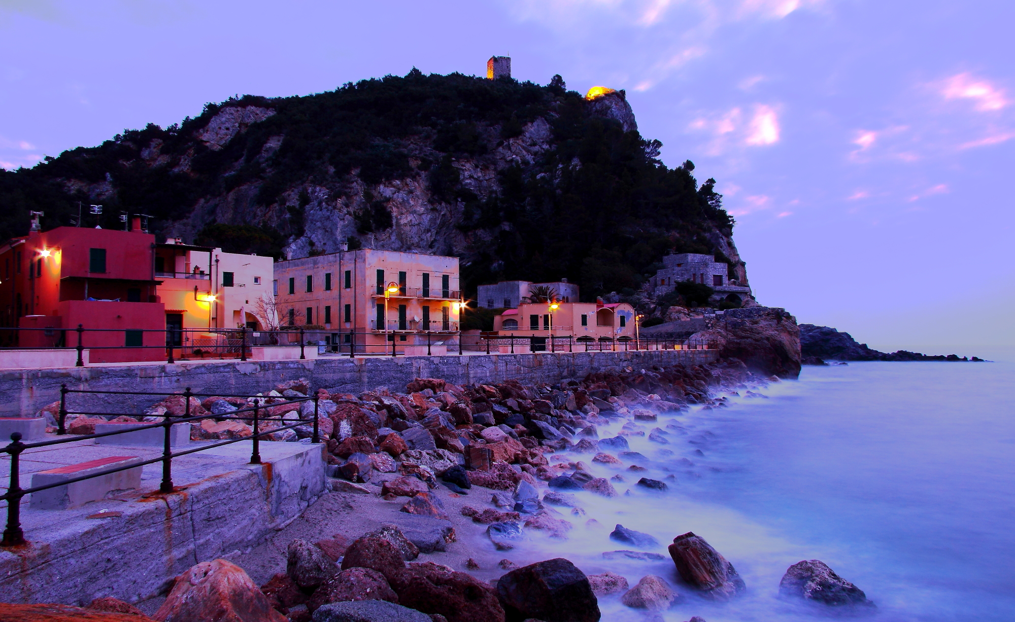Torre saracena all'alba