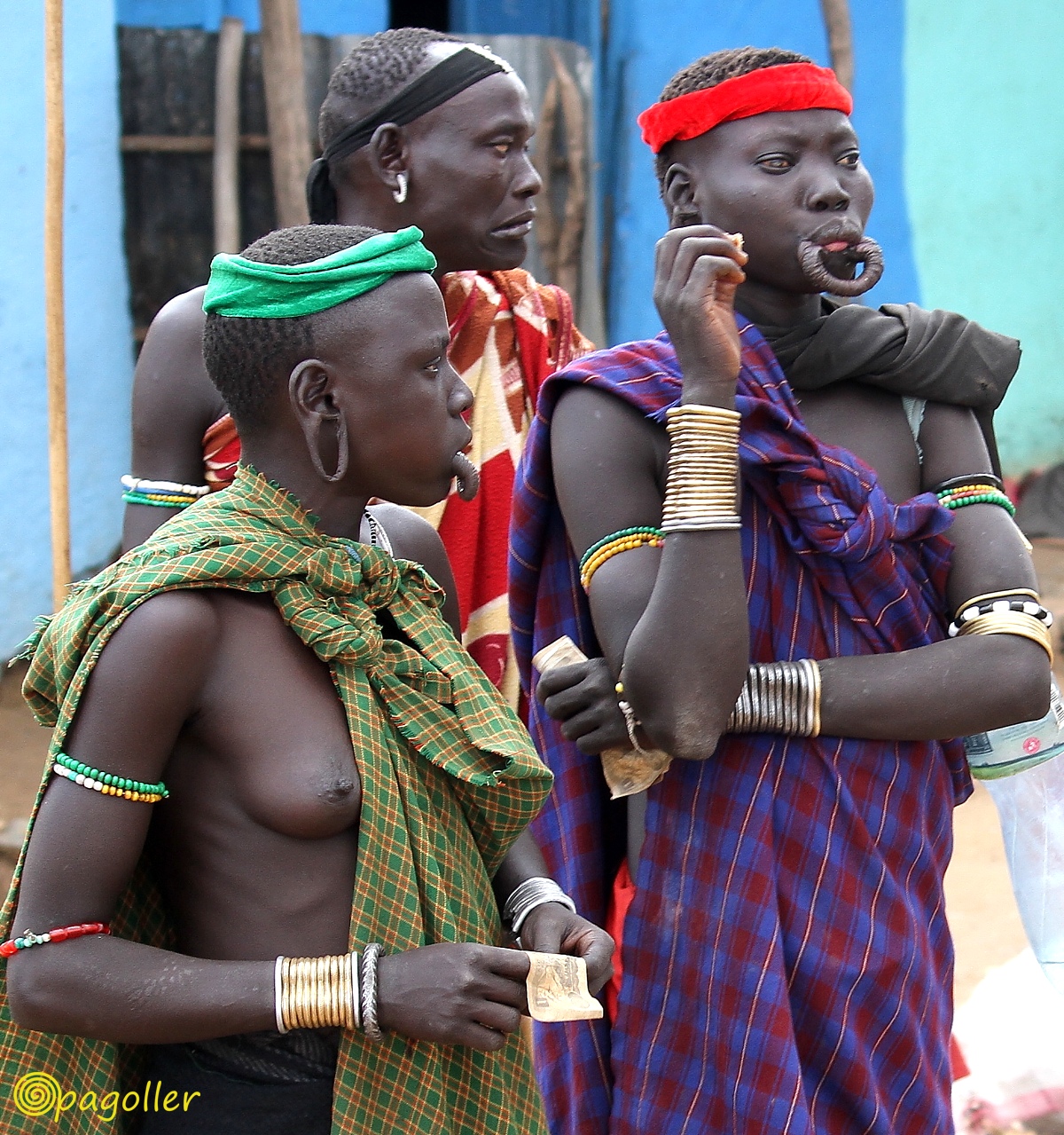 Mursi women