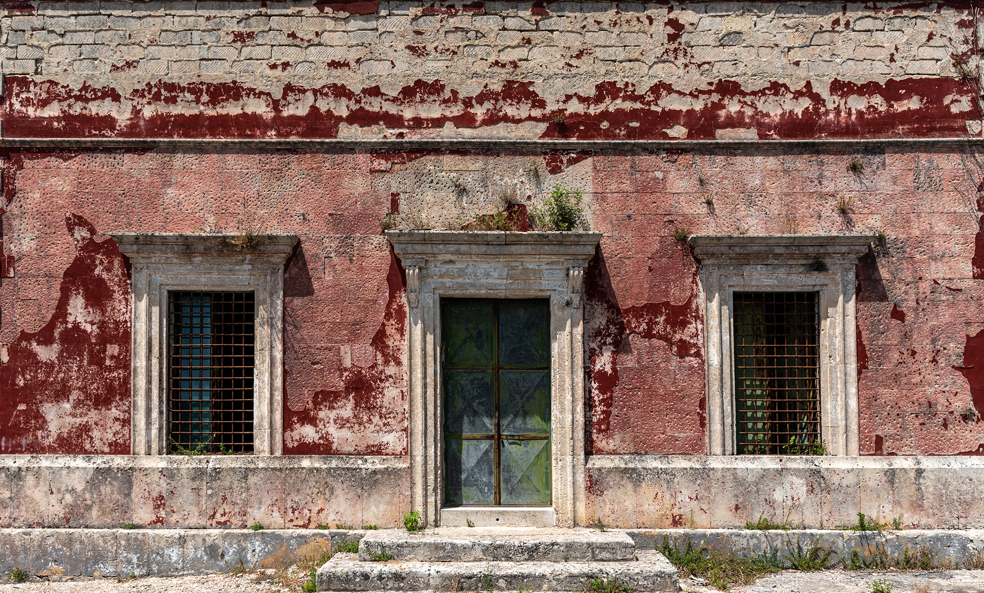 Antica casa siciliana trasformata in magazzino