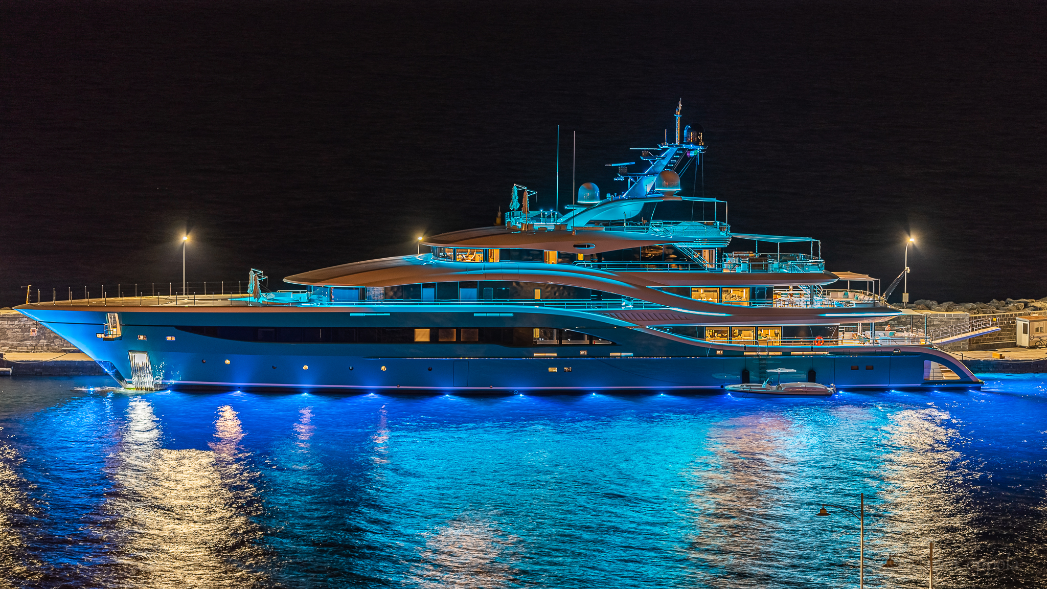 Go, 77 meters, 900000000