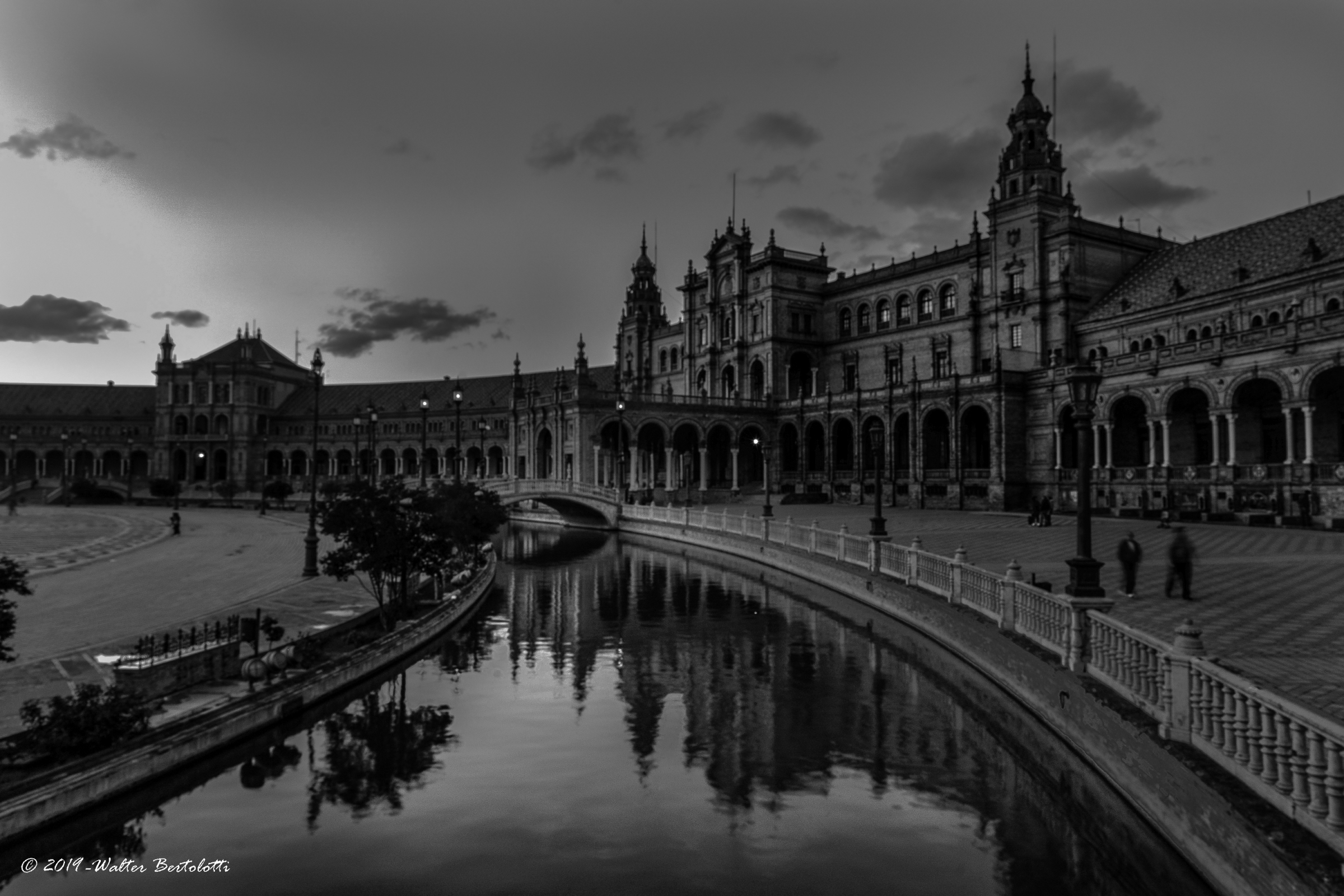 plaza de espana - b&w