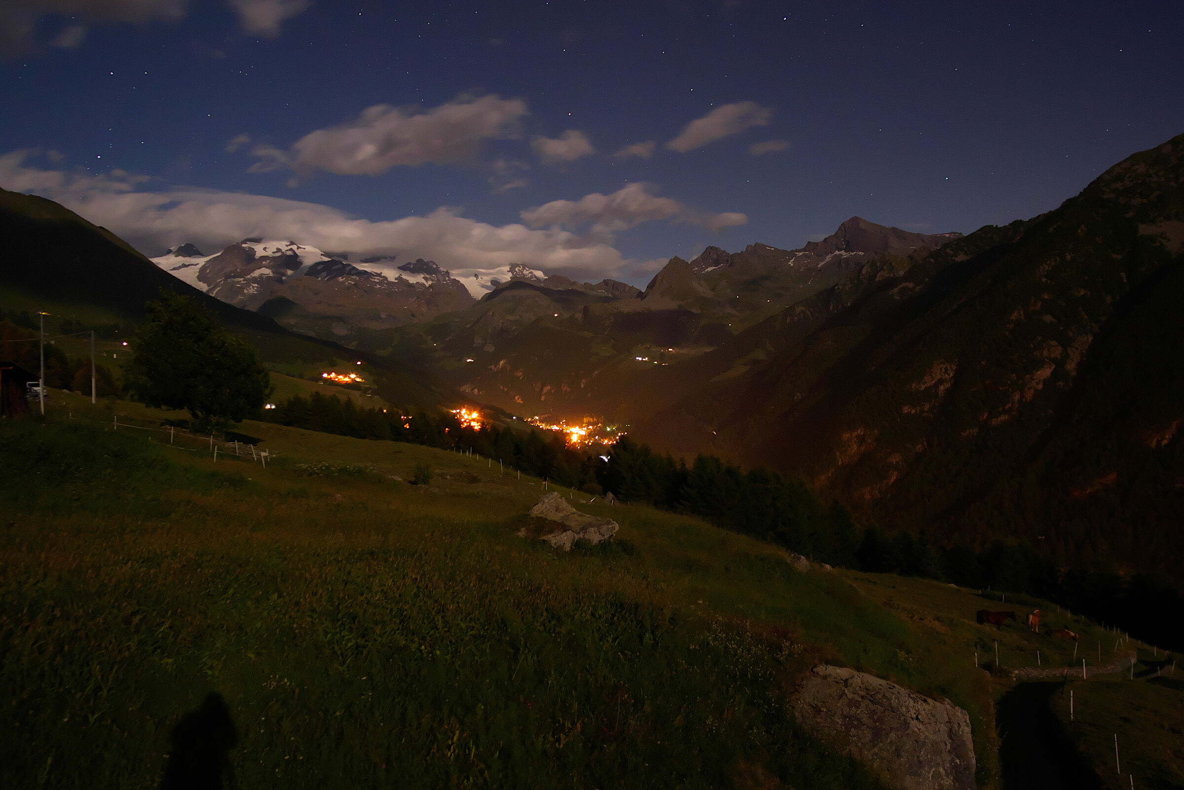 Monte Rosa at the chiar of the moon