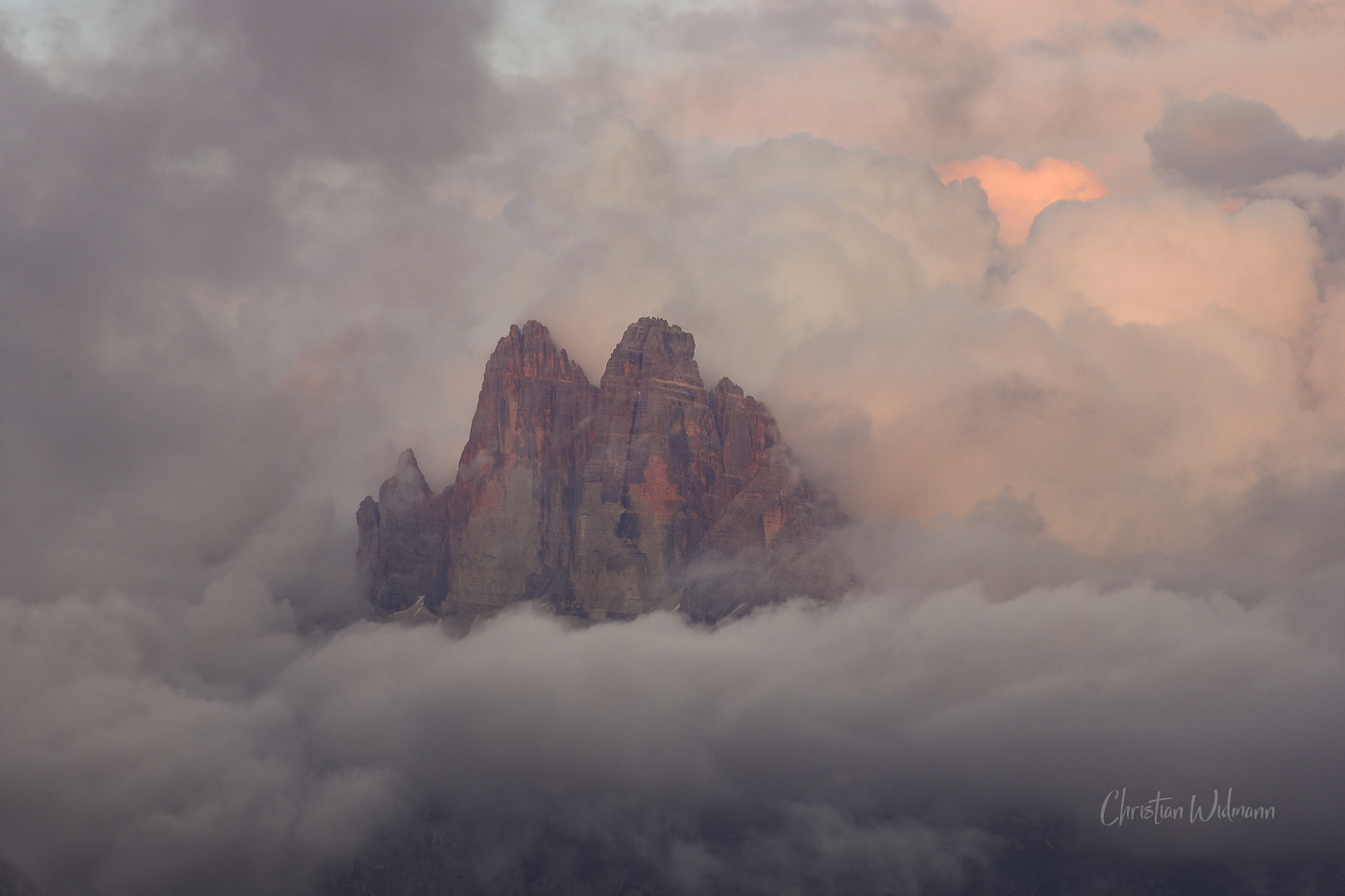 Vernebelte Abendstimmung Drei Zinnen
