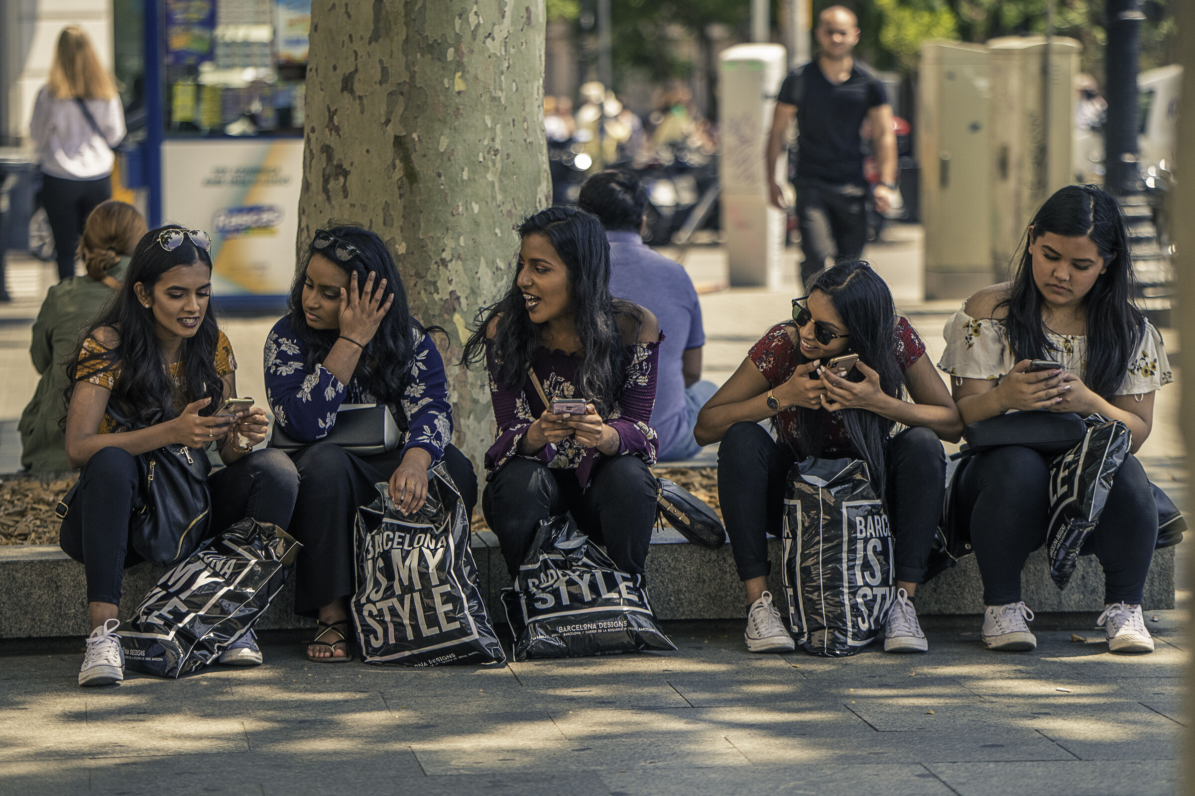 shopping 2 (...e l'immancabile smartphone)