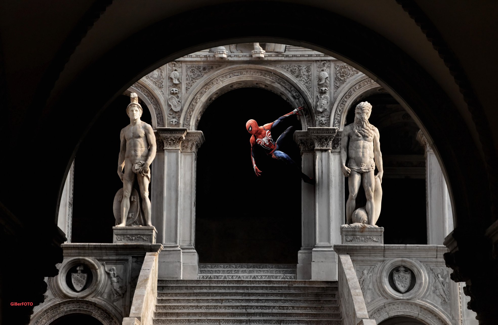 Spiderman in ...Venice!
