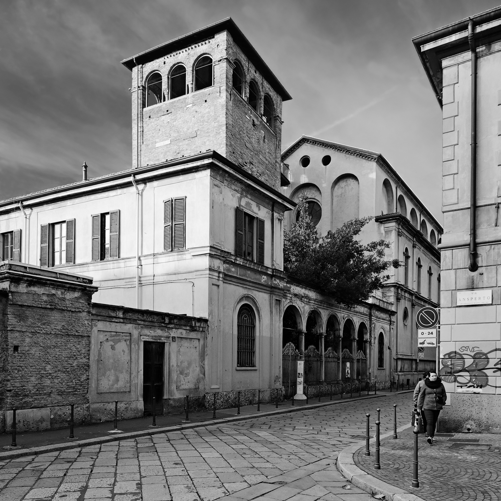 Milan - via Ansperto