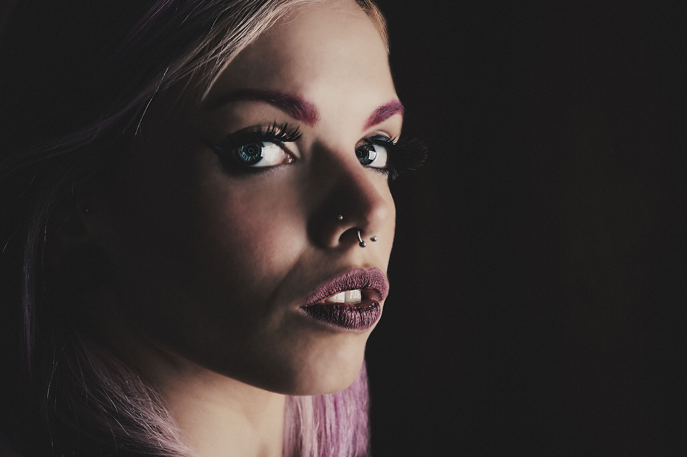 Sofia and the ring light