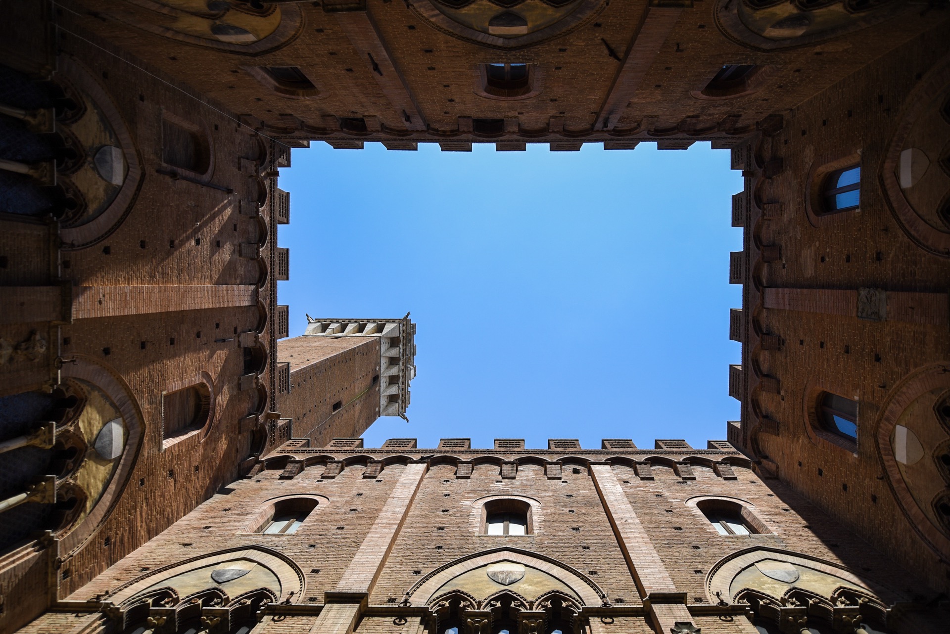 Siena - Cortile del Podestà