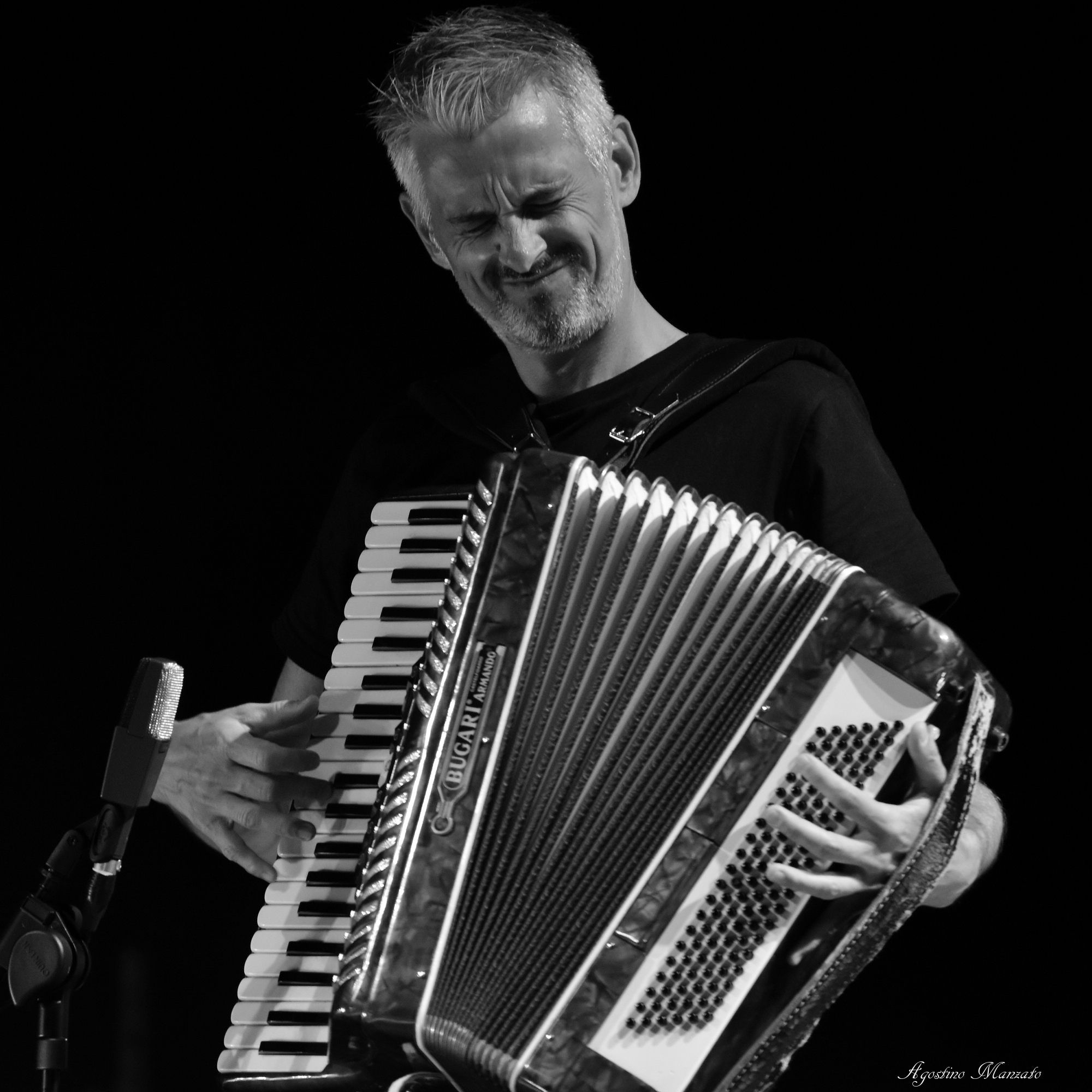 How many instruments does Fabio Valdemarin play?