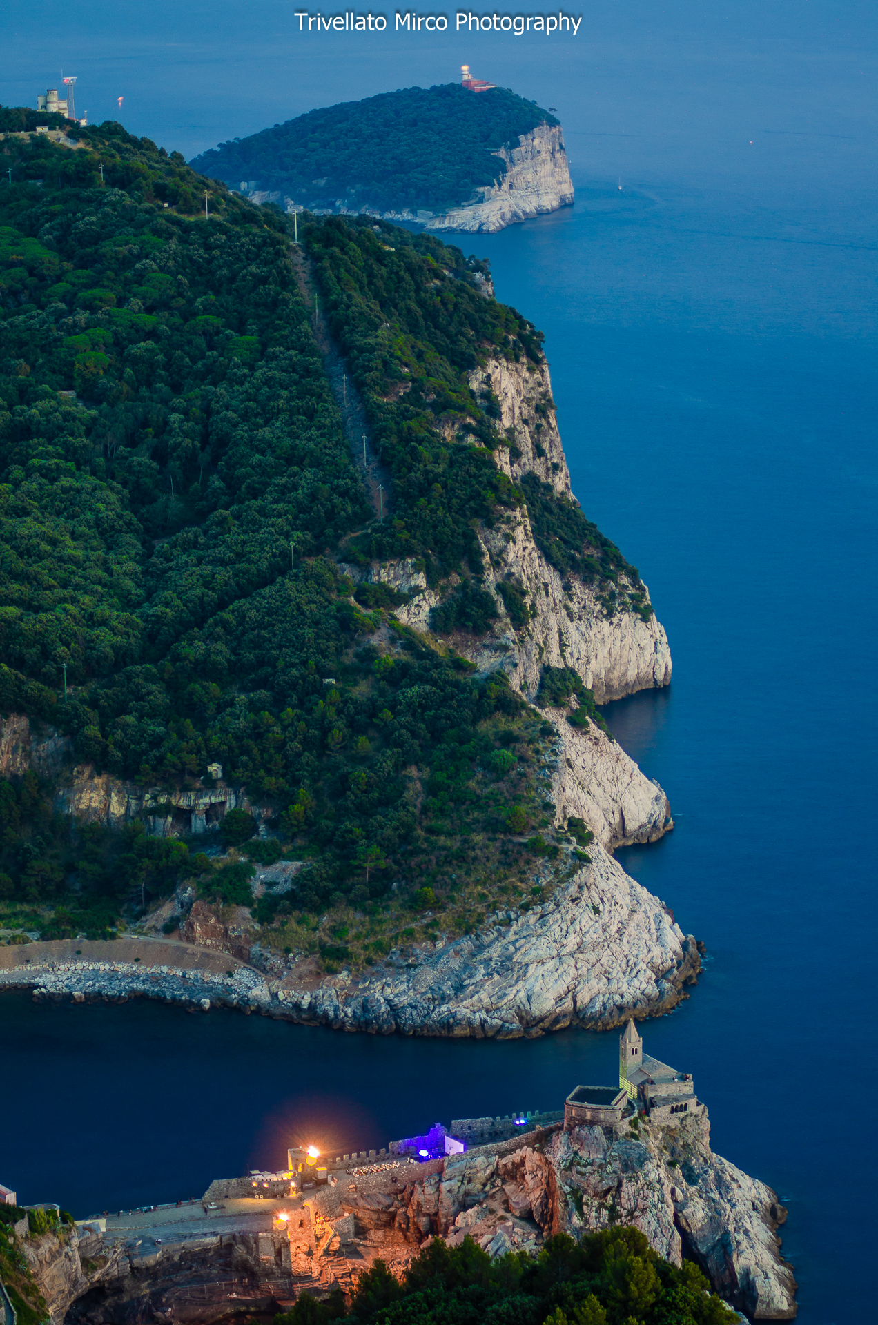 Portovenere e la Palmaria con sullo sfondo