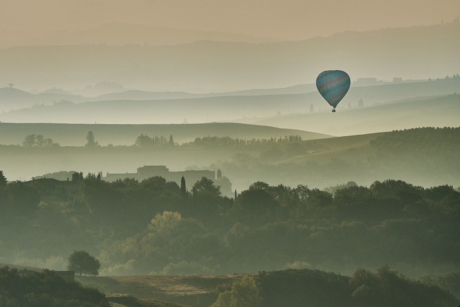Toscana tra le brume mattutine