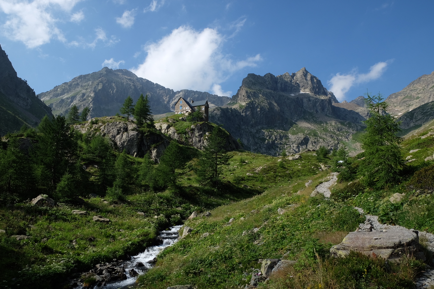 Refuge I'll improve 2100m