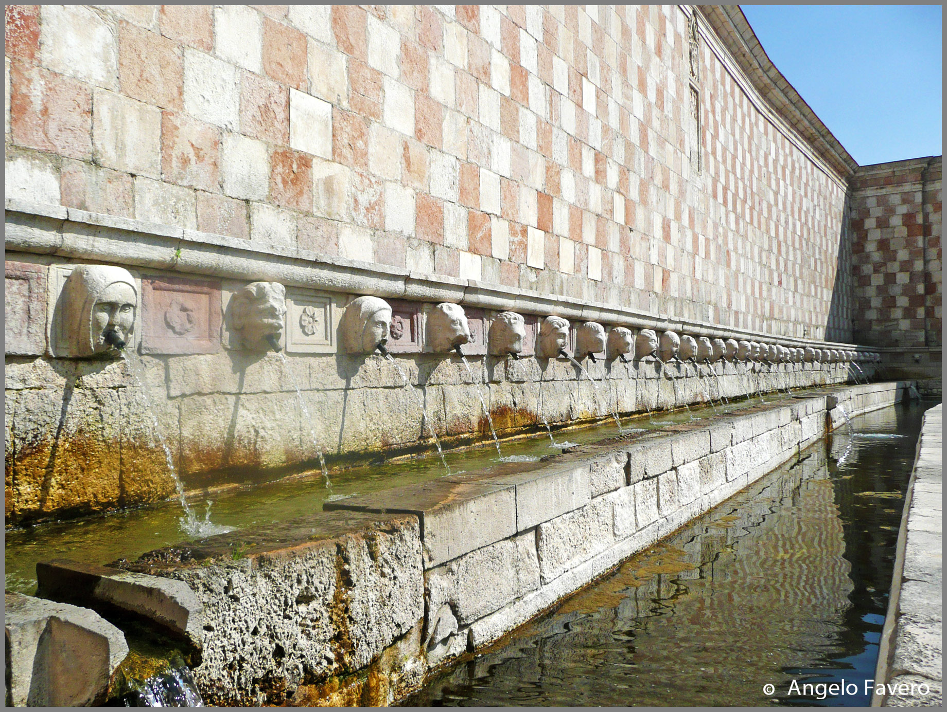 Aquila - Source 99 Spouts