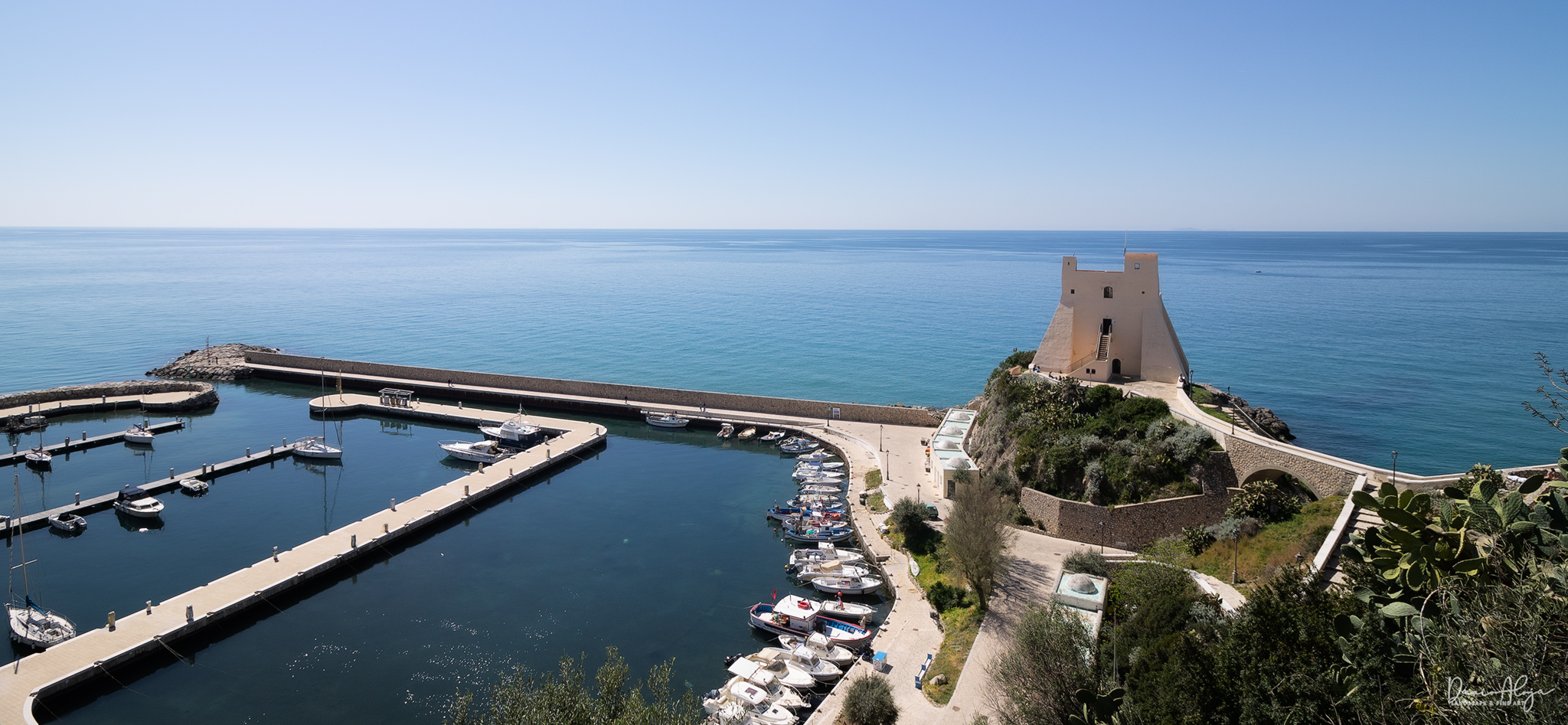 Torre Truglia & Porticciolo