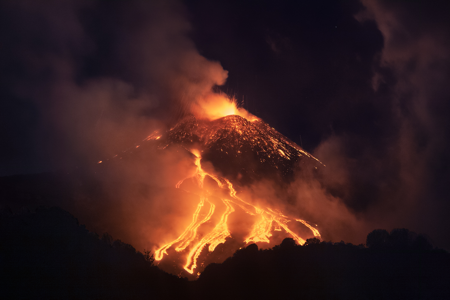 Etna - Eruption at the end of 2013