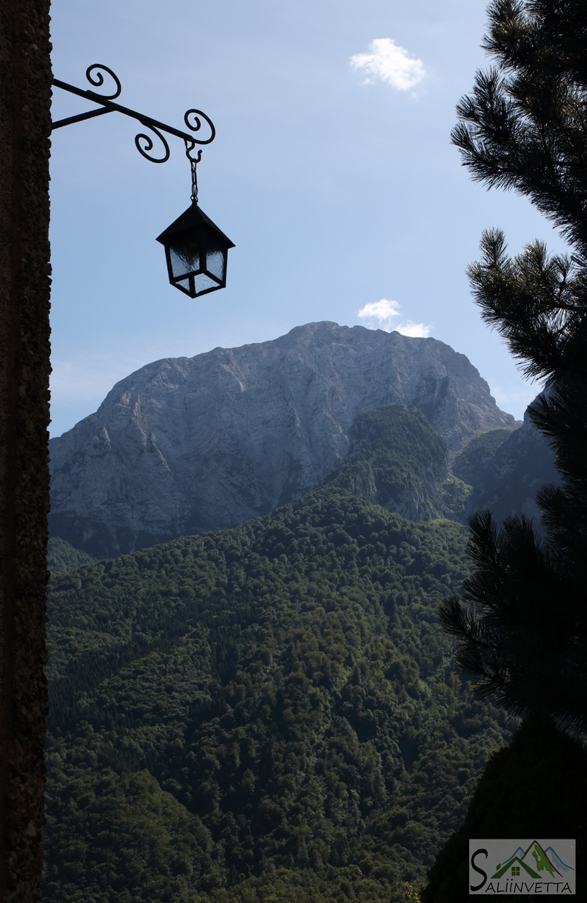 Sua Maestà la Grigna vista da Primaluna (Lc)