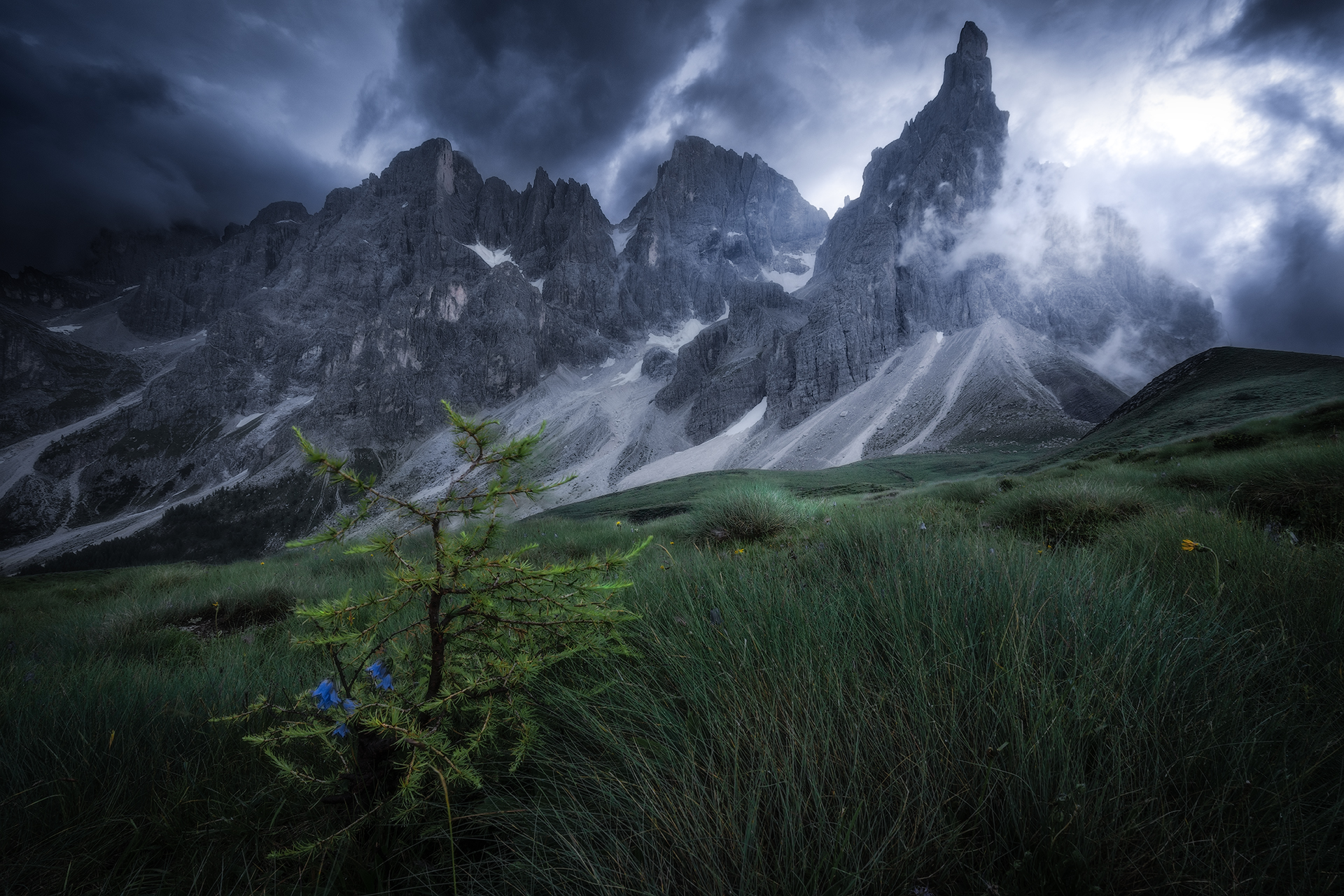 Blue hour on St. Martin's Pale