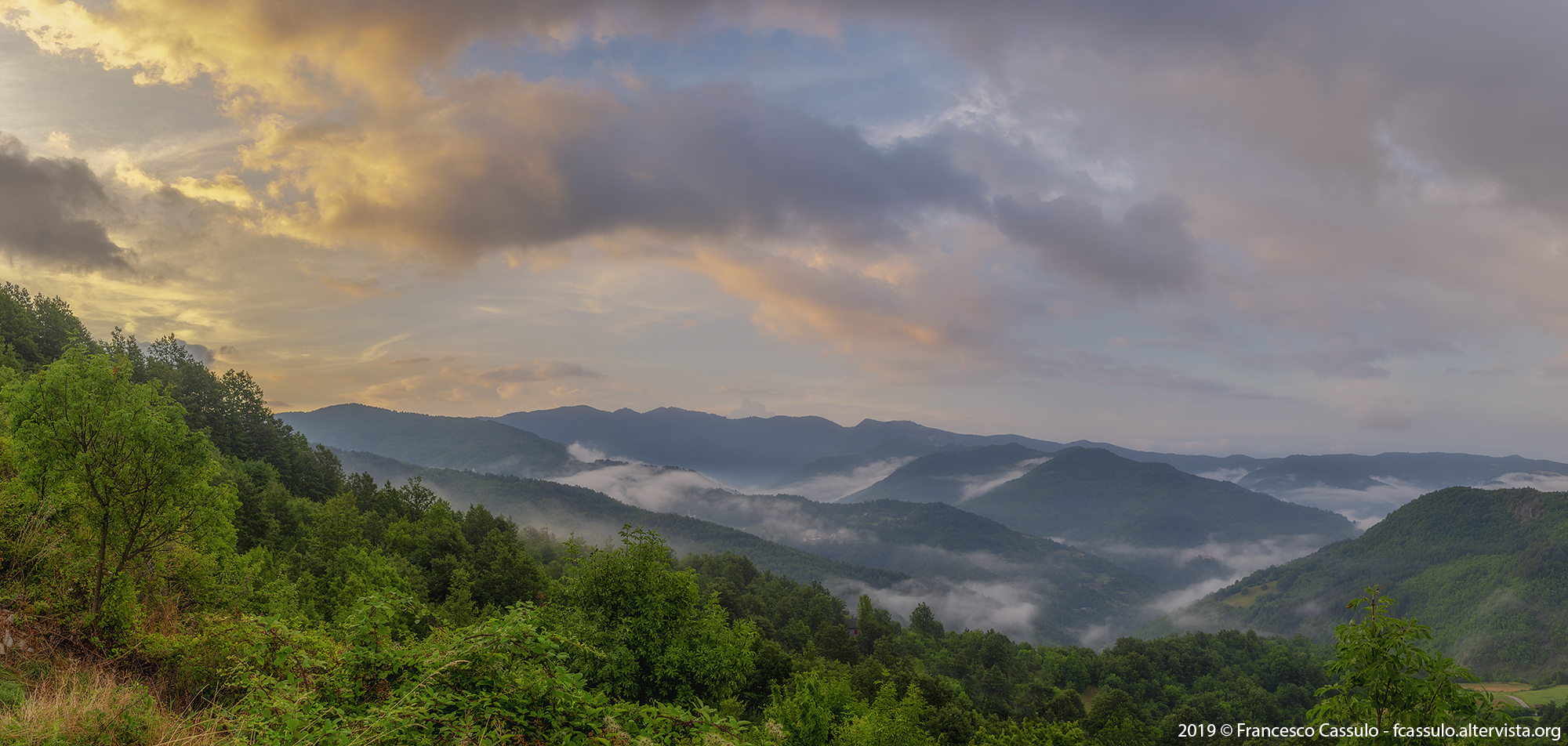 Panoramica della Val Vobbia da Caprieto