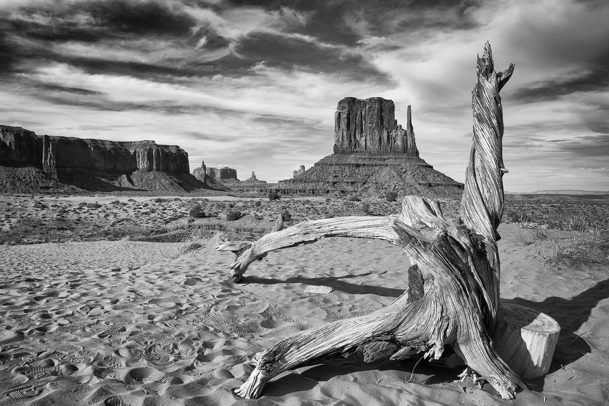 Monument BW
