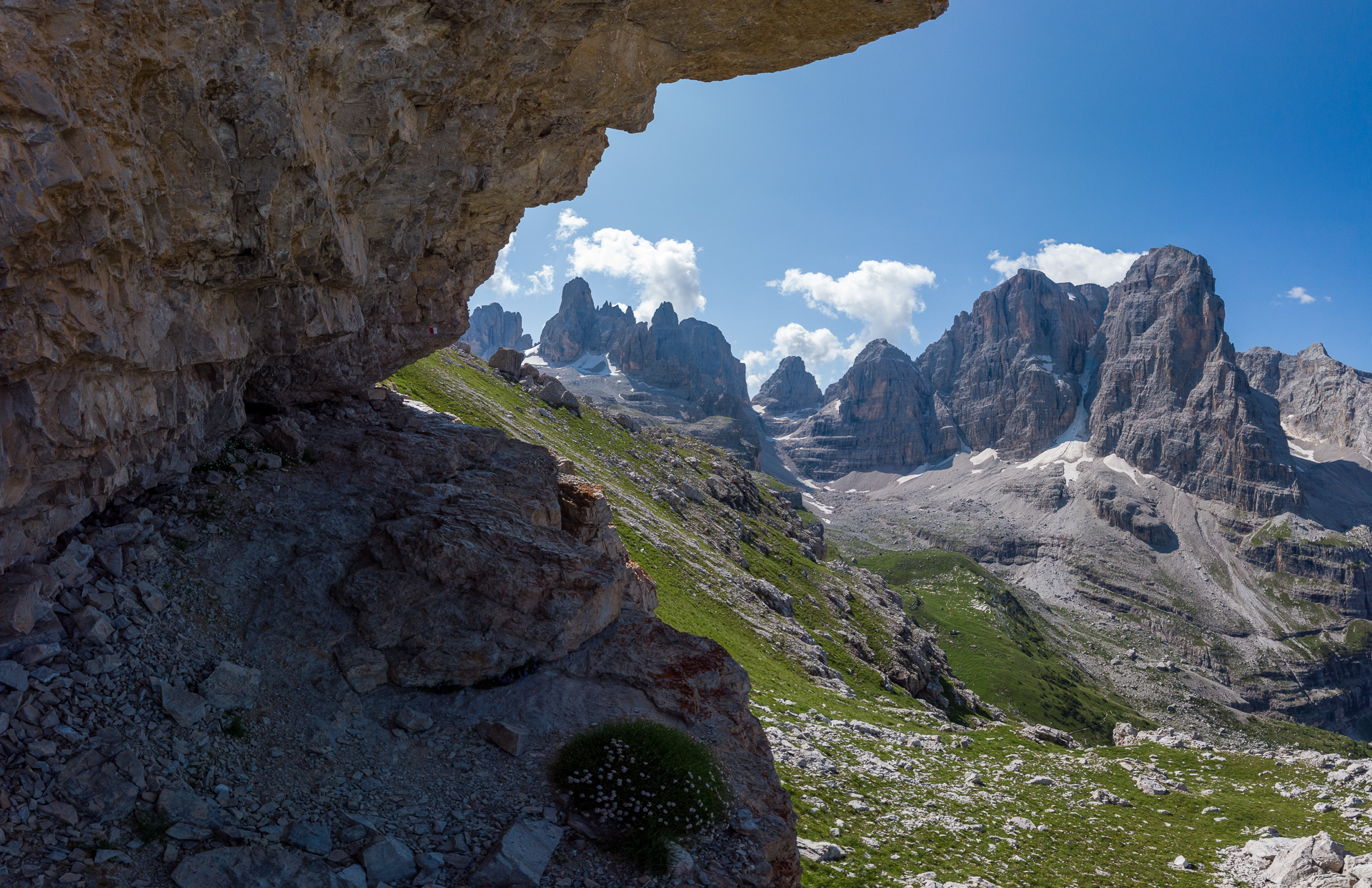 Sulla cengia del Sentiero Sosat