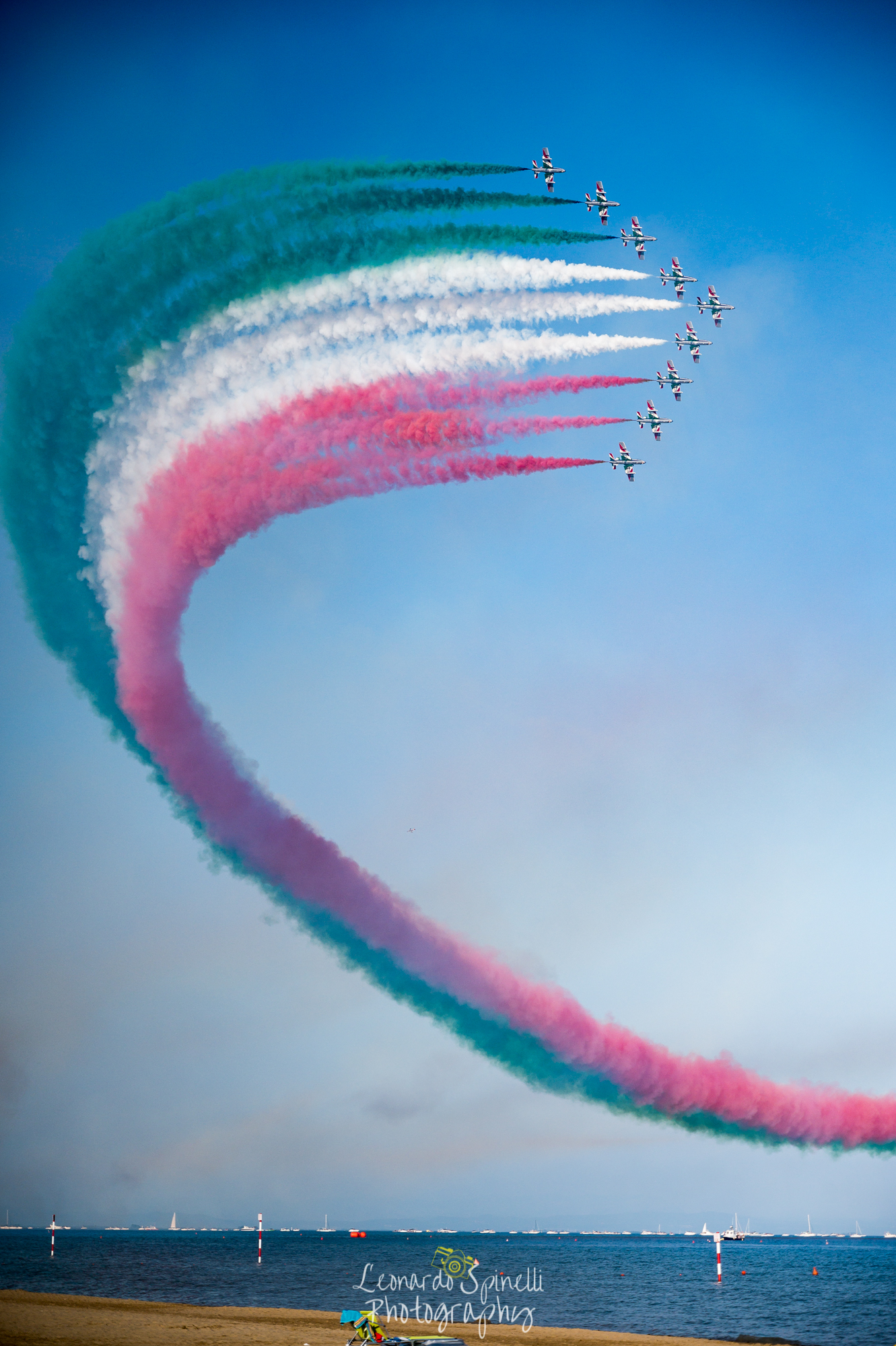 Tricolor Arrows Show