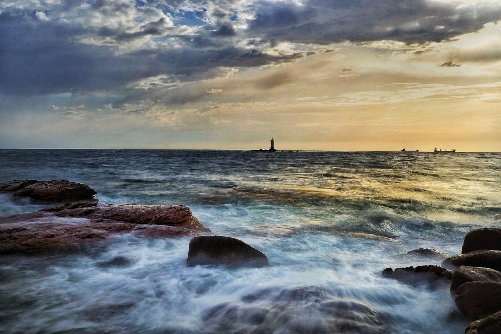 Sunset at the boat-eating lighthouse
