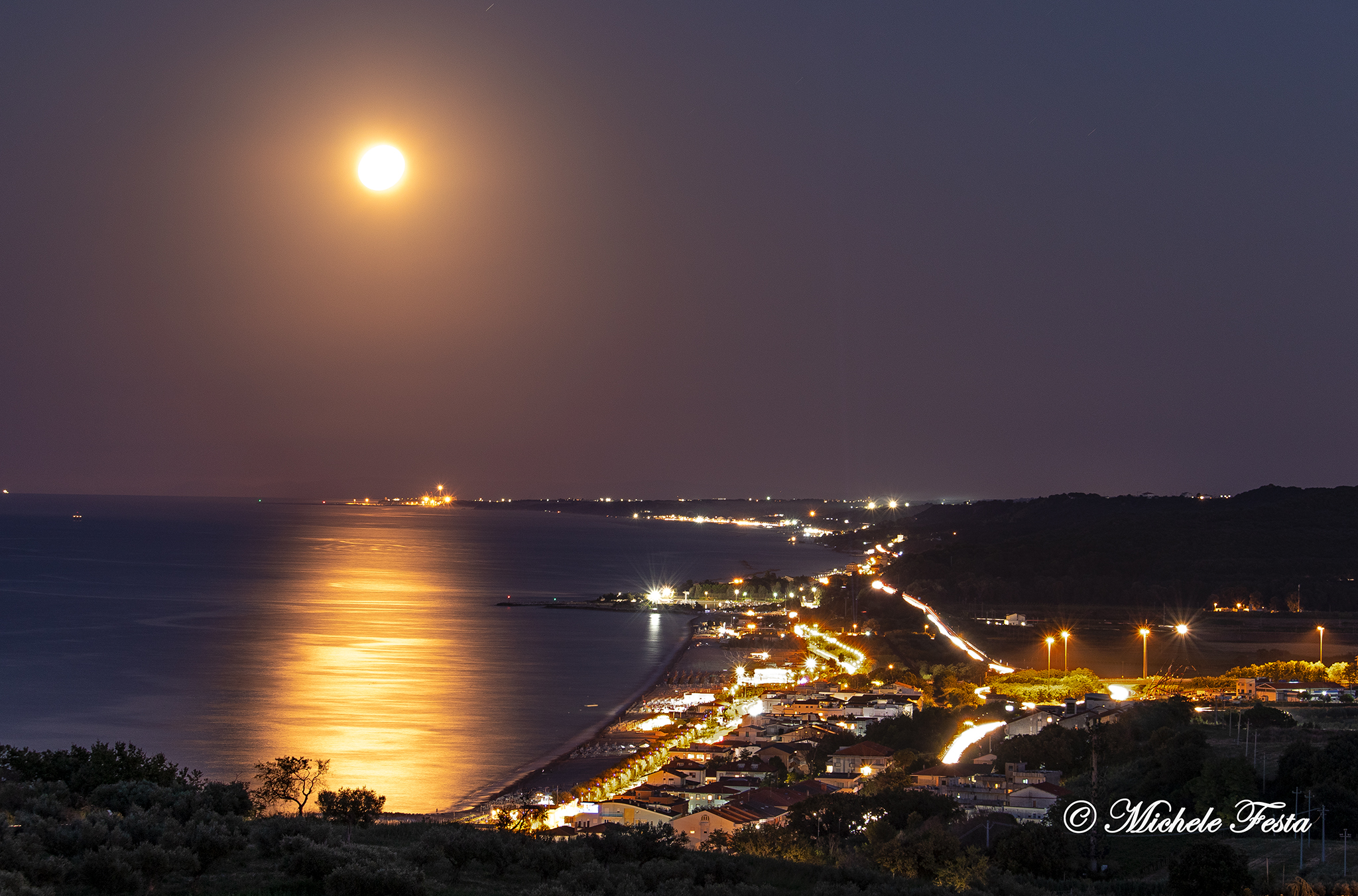 The moon is piling up the sea