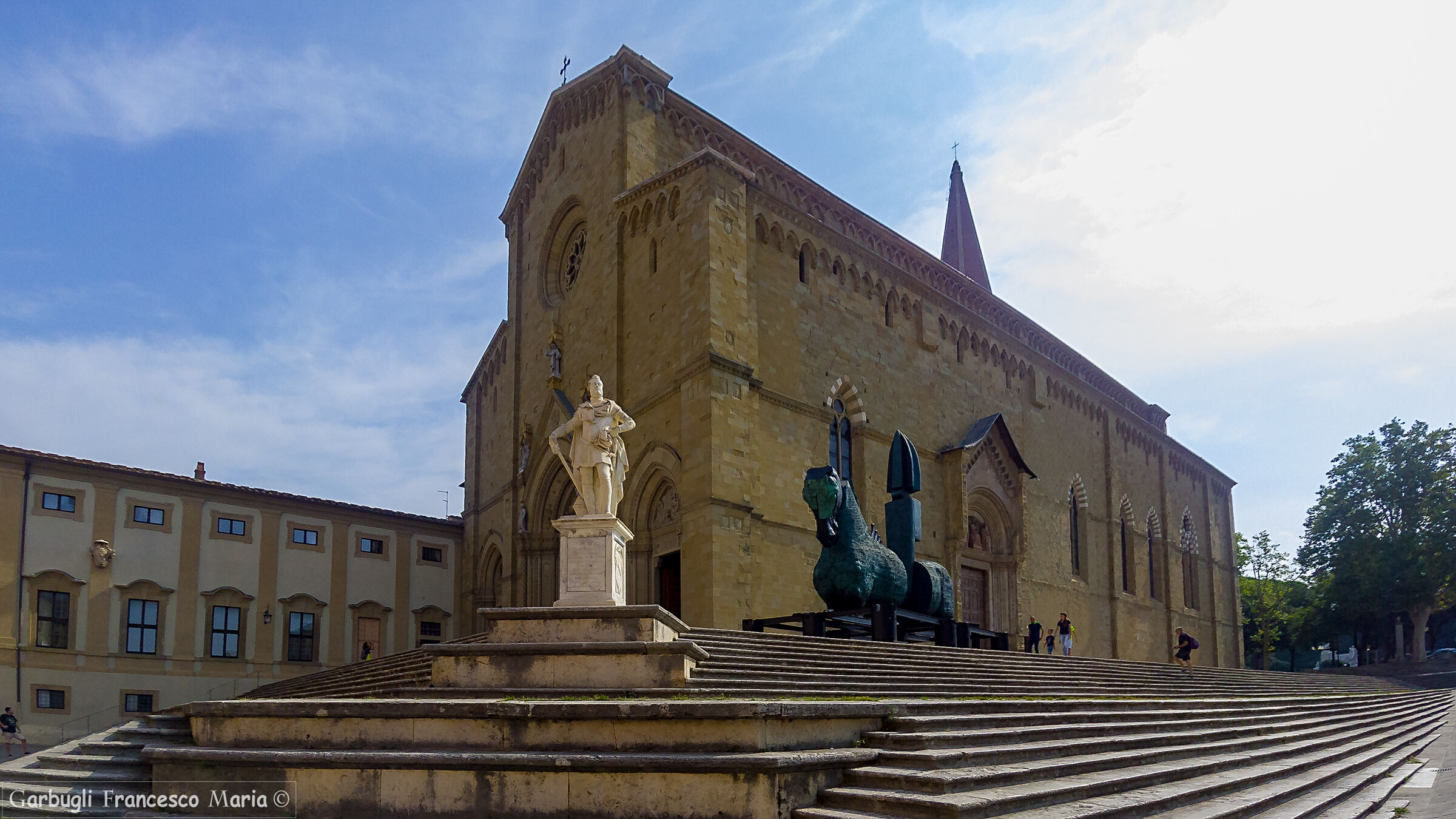 Il duomo di Arezzo... sacro e profano