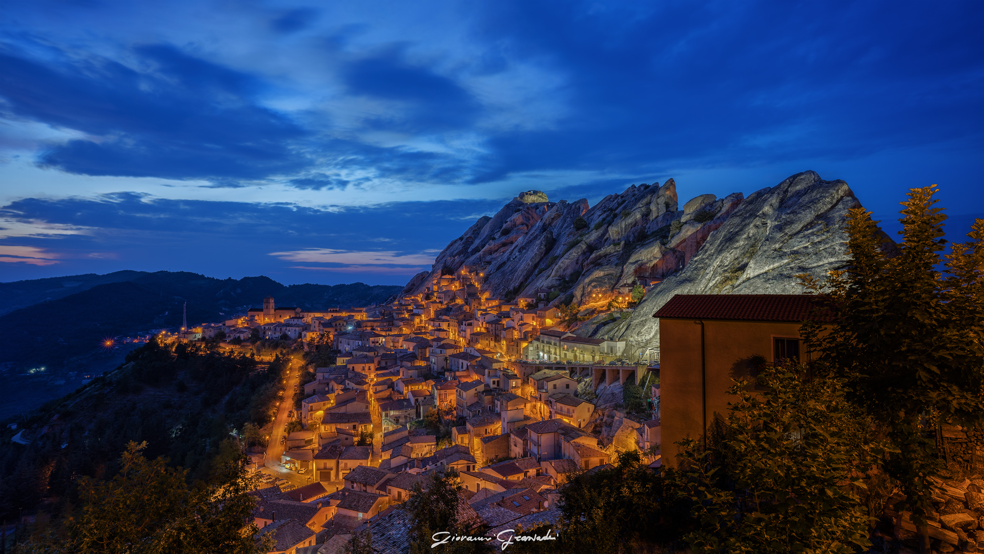 The nativity scene of the Lucan Dolomites: Stone