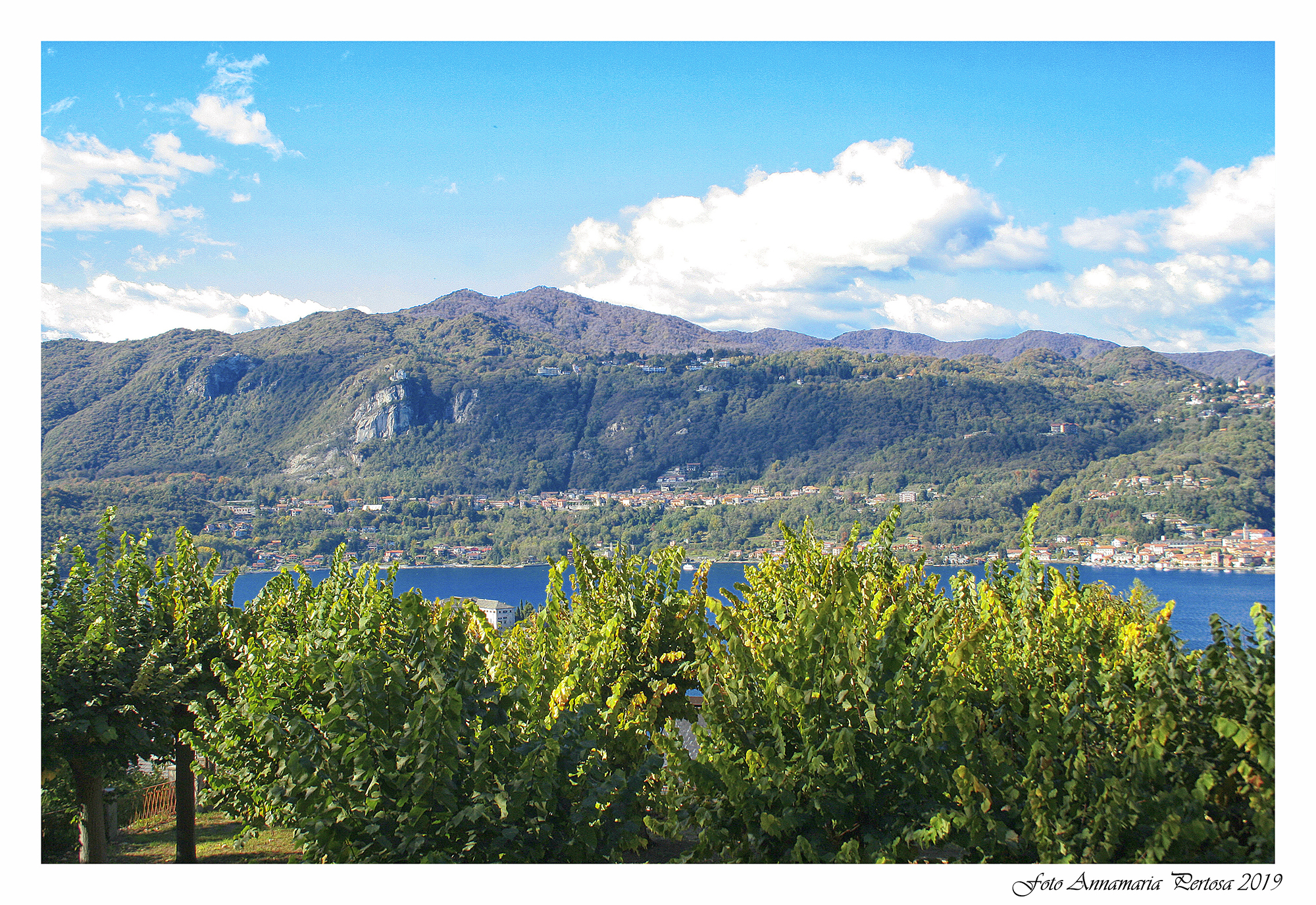 Uno sbadiglio di lago presso San Giulio