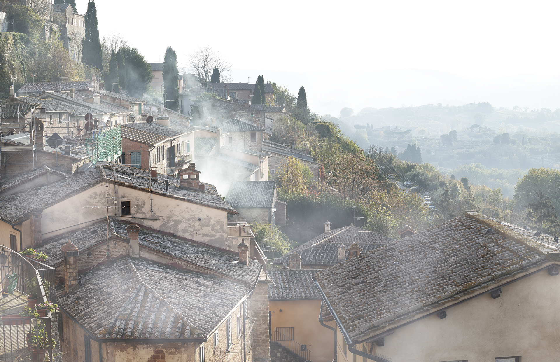 Foschia e Camini a Chianciano