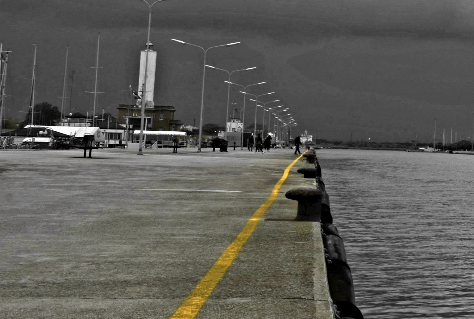 a linae ... towards the mar....