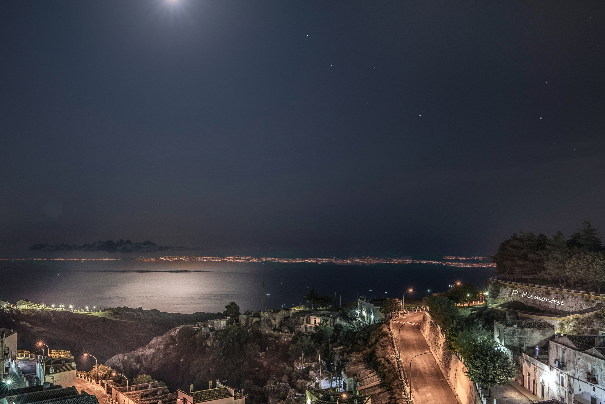 Waiting for the full moon