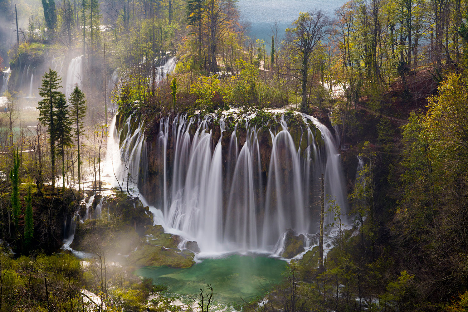 2 mins - Plitivice Lakes in autumn - Croatia