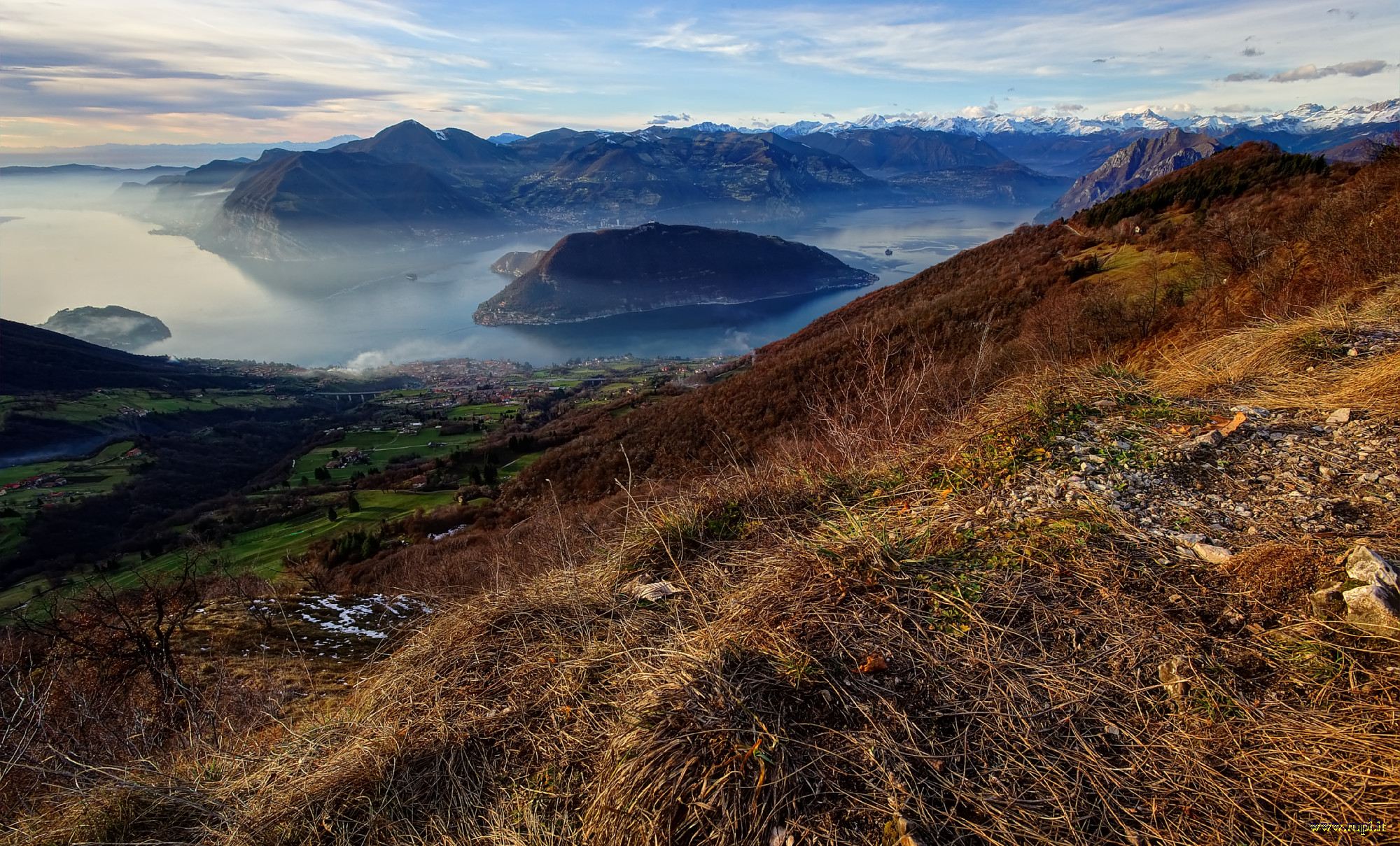 Lago d'Iseo dalle pendici del Rodondone