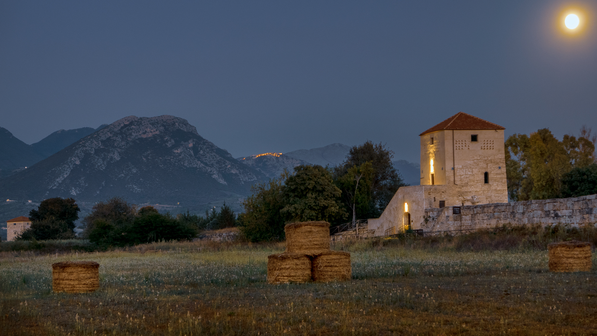 Casolare al chiaro di luna
