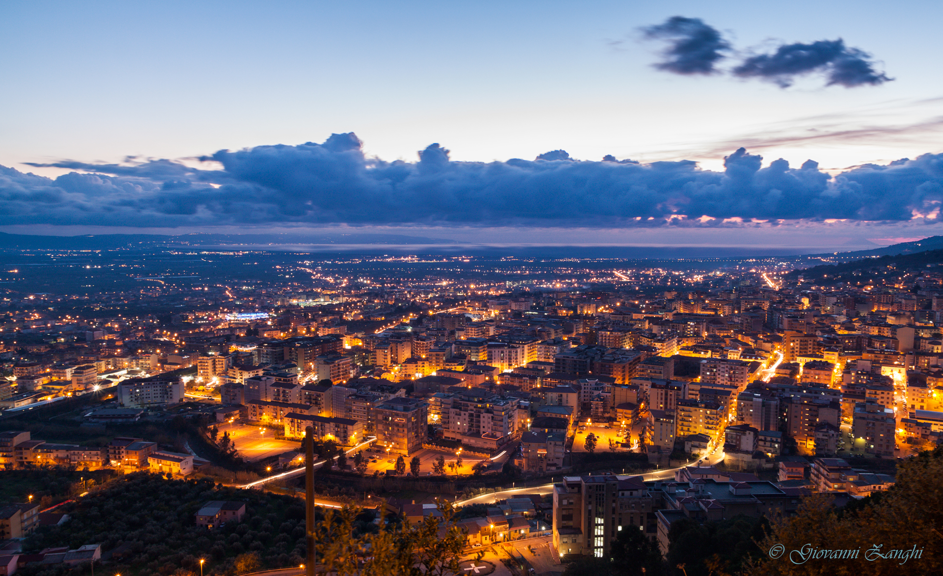 si accendono le luci...