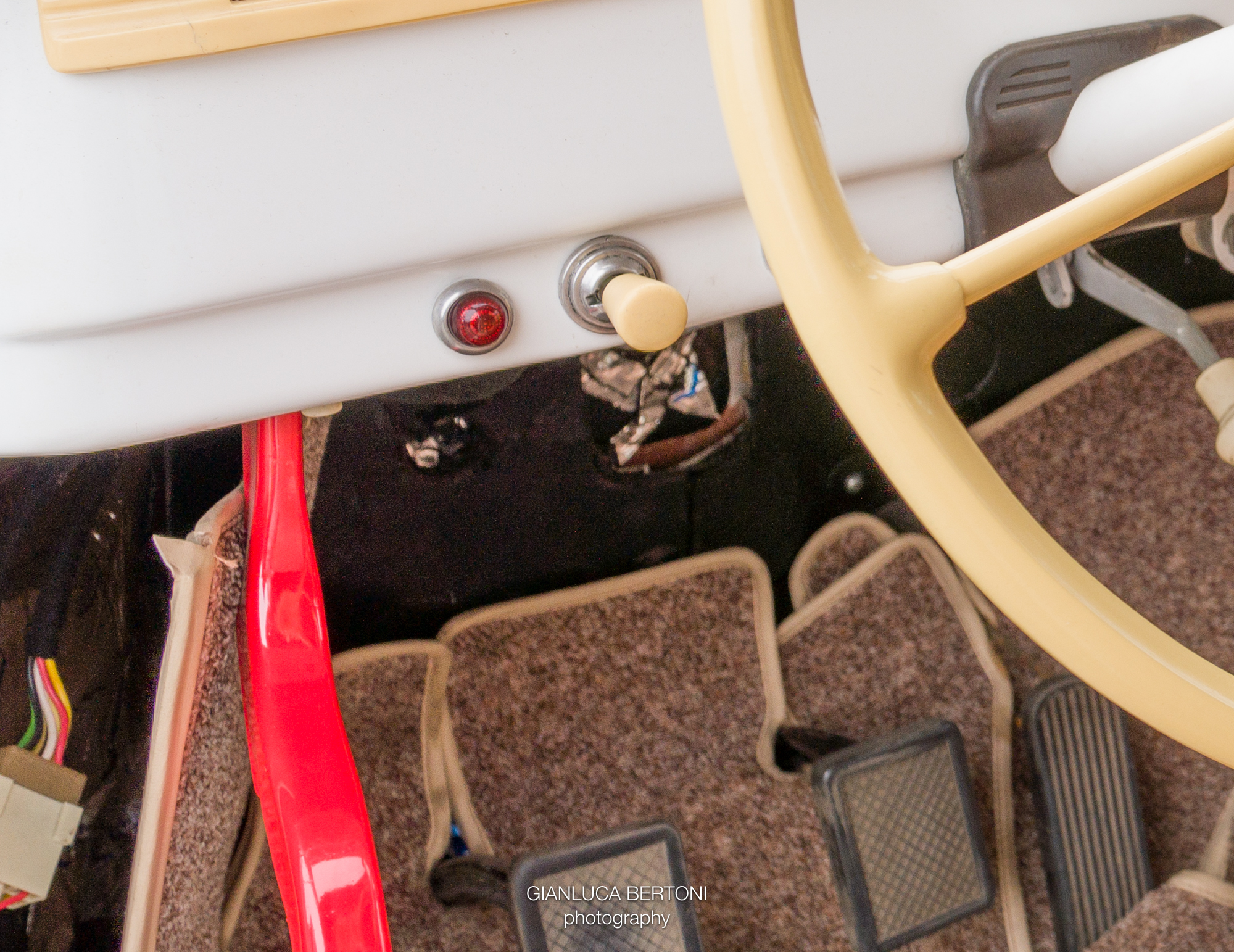 Chroma noise near steering wheel