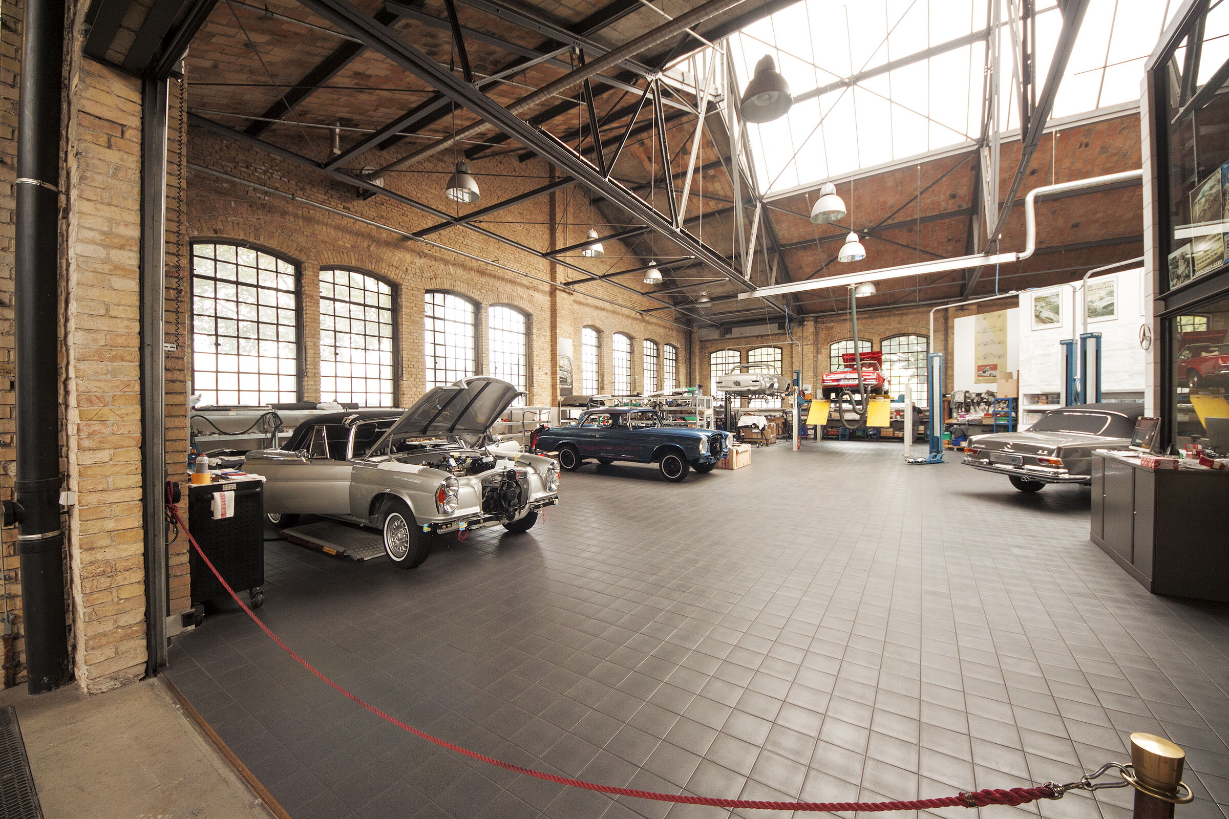 Classic Remise Berlin Officina Mercedes Benz