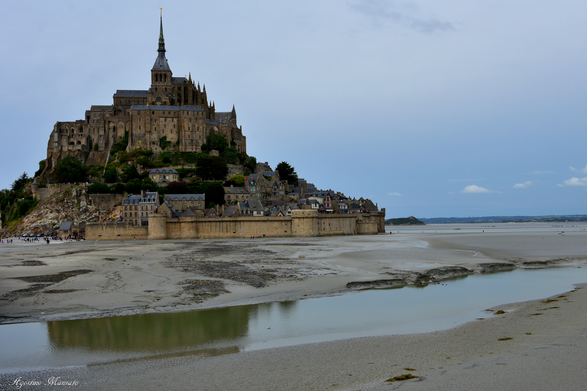 Mont Saint Michel con la bassa marea