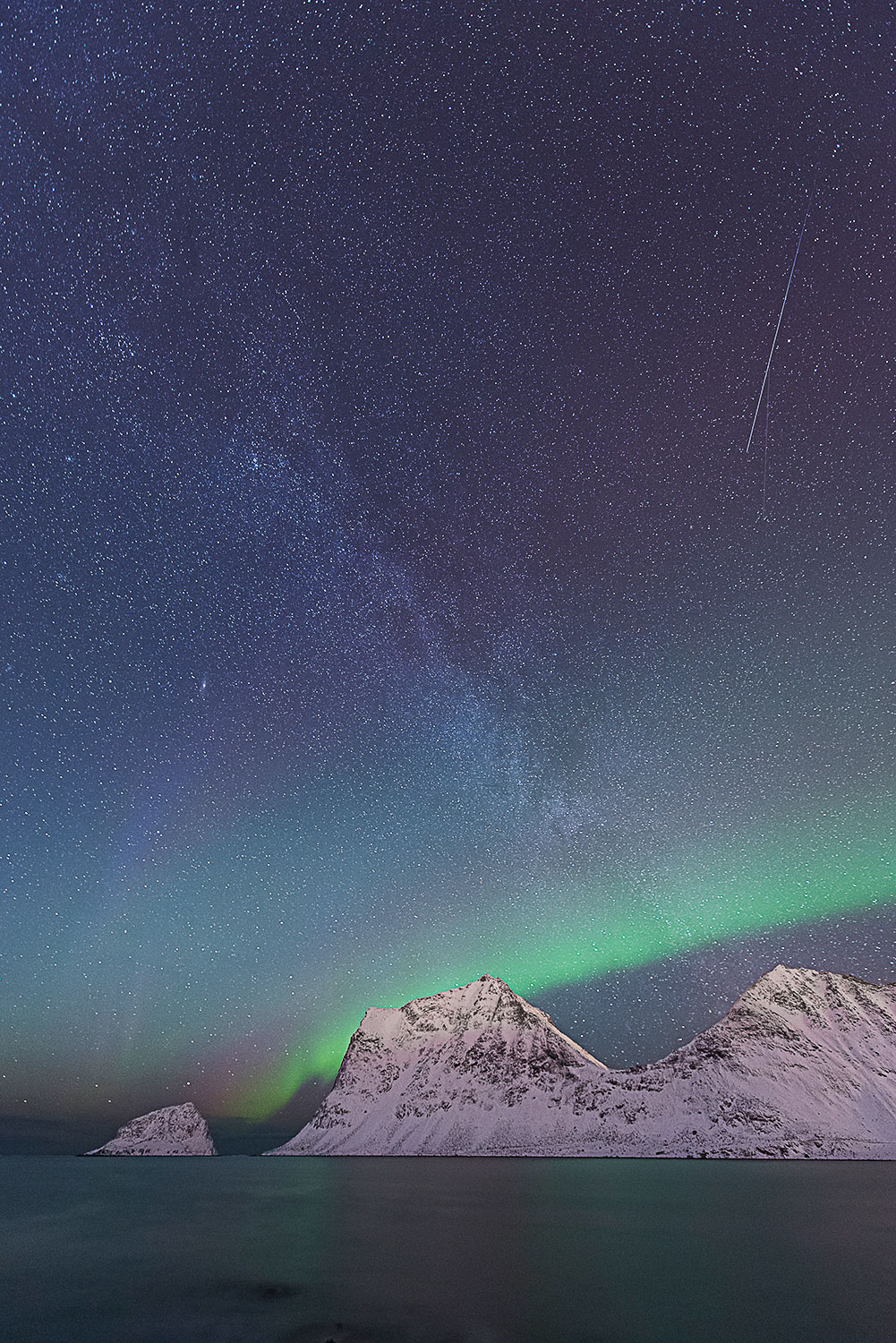 Aurora and Milky Way to Lofoten
