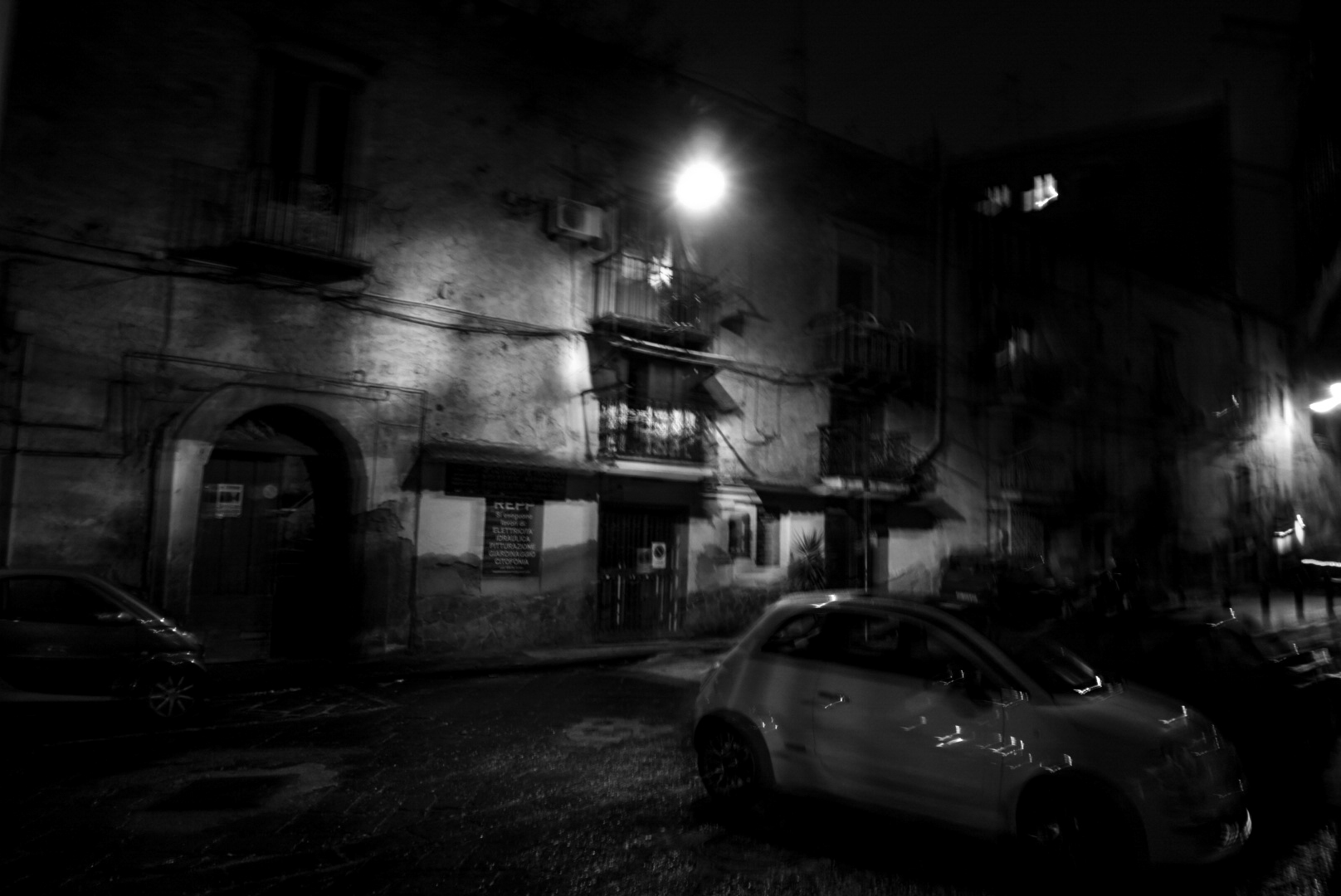 Alle spalle dei palazzi belli