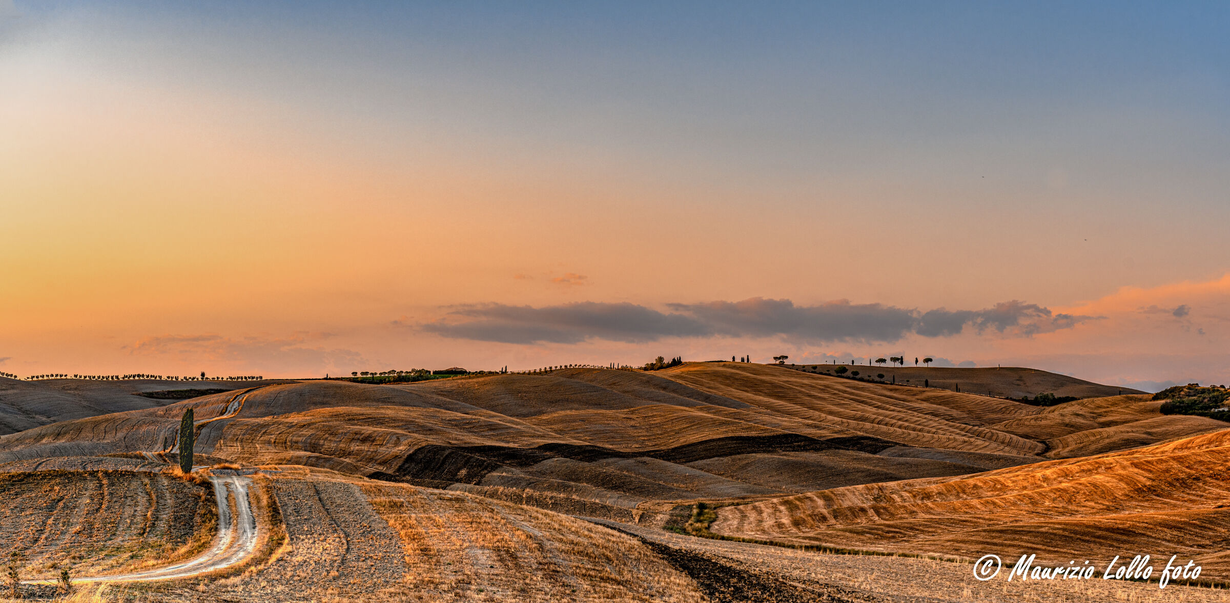 Waves and sunset in Val Dorcia