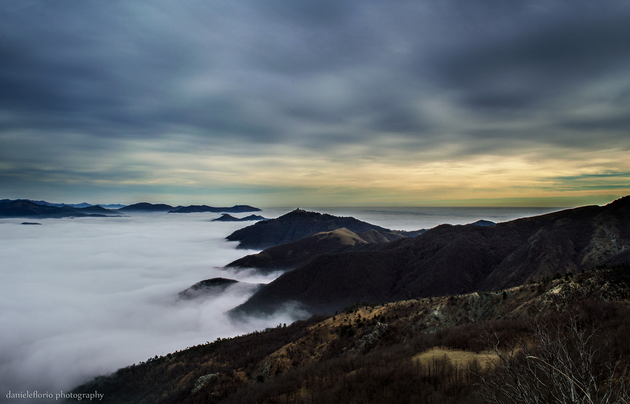Le nebbia avvolge ogni cosa