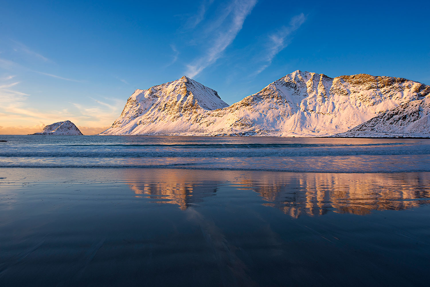 Spiaggia di Vik al tramonto - Isole Lofoten