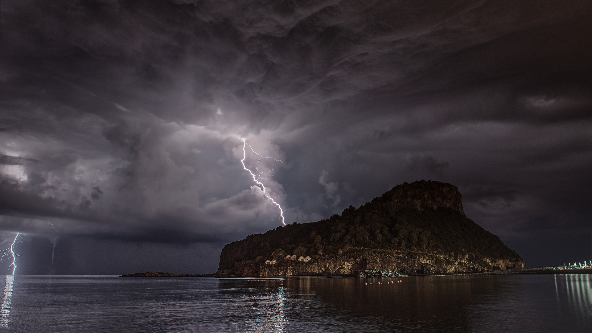 Lightning in Praia a Mare